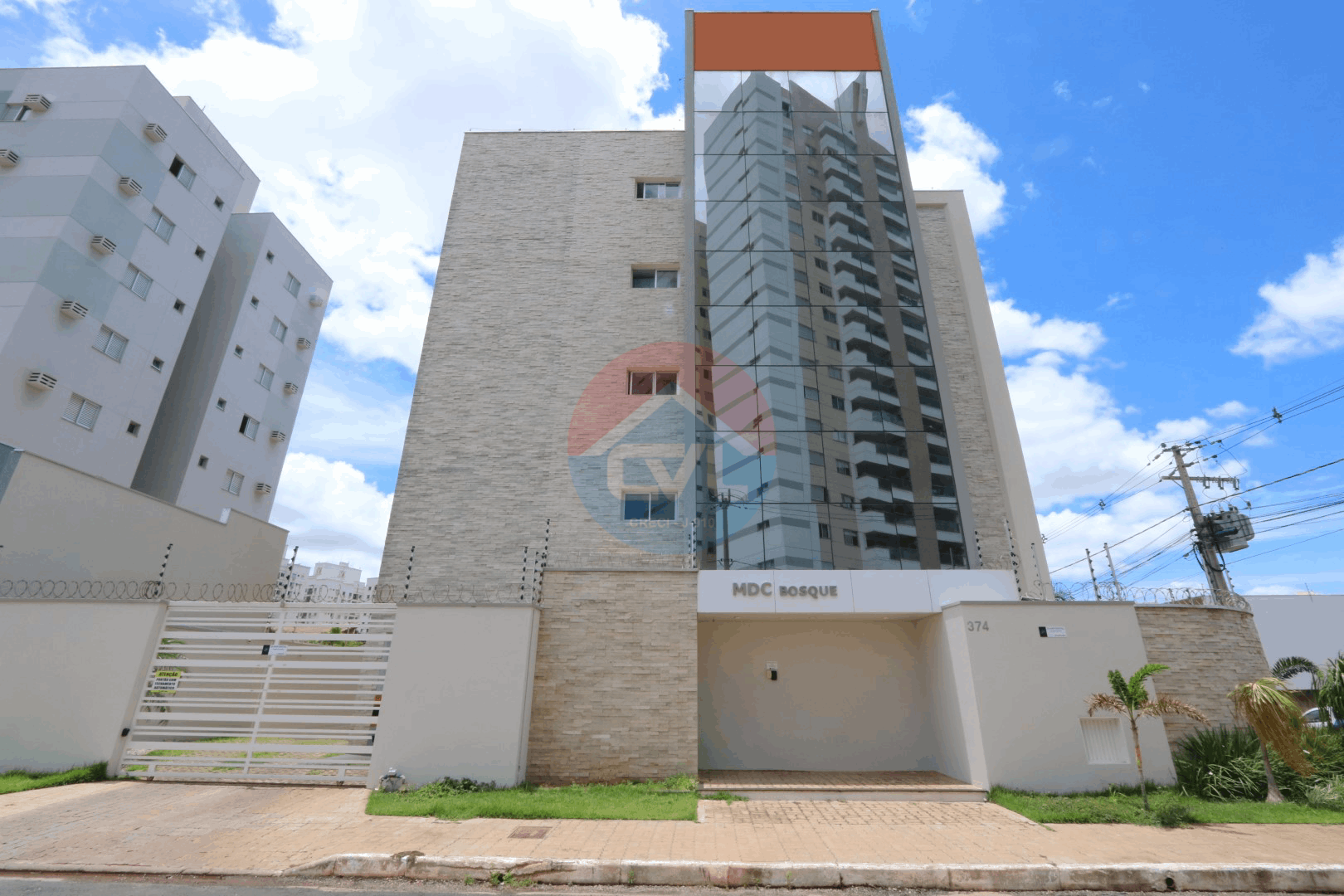 MDC BOSQUE COM ÓTIMA LOCALIZAÇÃO, PRÓXIMO À MERCADOS, HOSPITAIS E FARMÁCIAS. BAIRRO- BOSQUE DA
