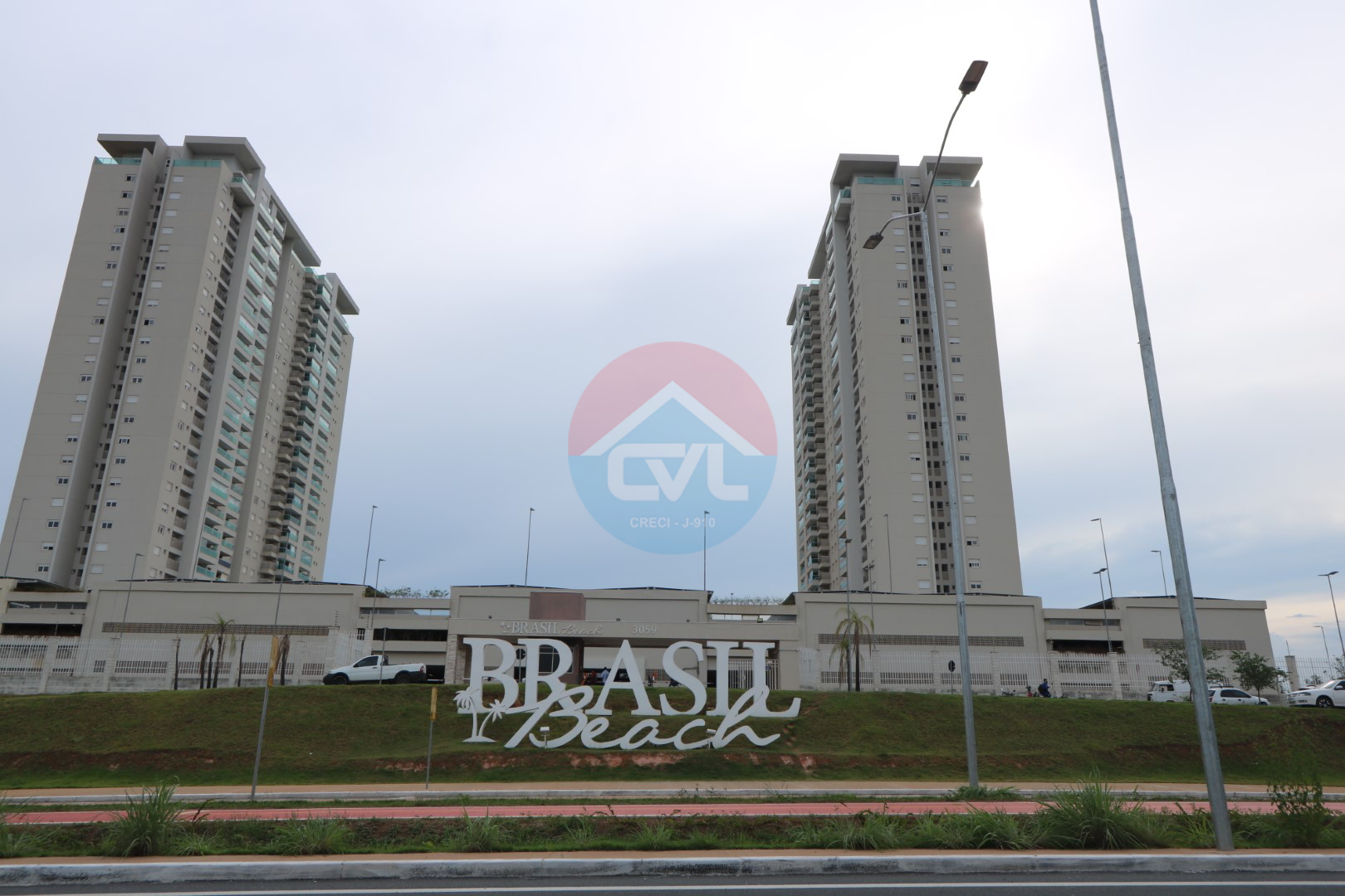 Excelente apartamento no Brasil Beach Resort Cuiabá codigo: 11928