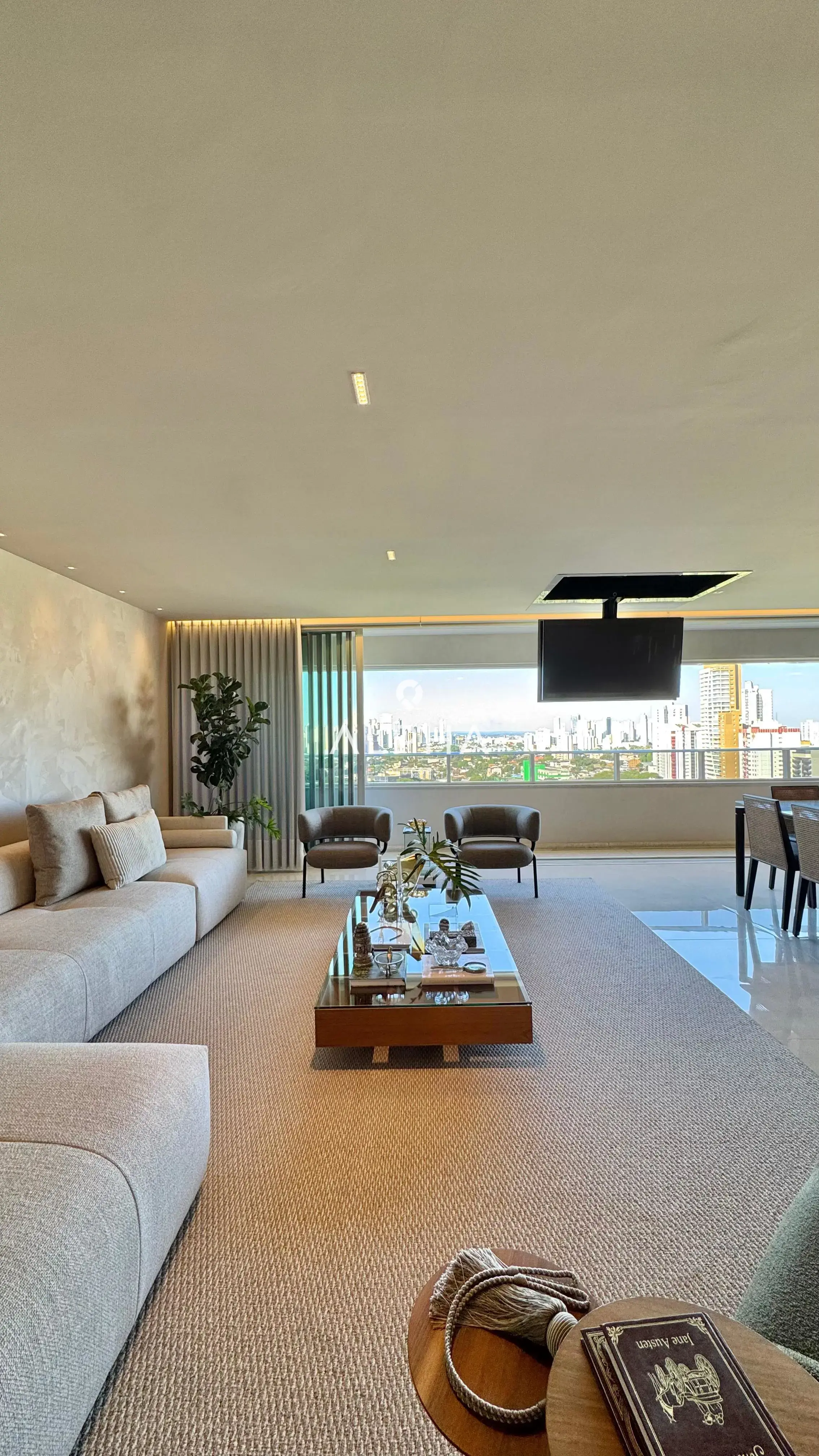 Frente ao Parque, nascente, 244 m²