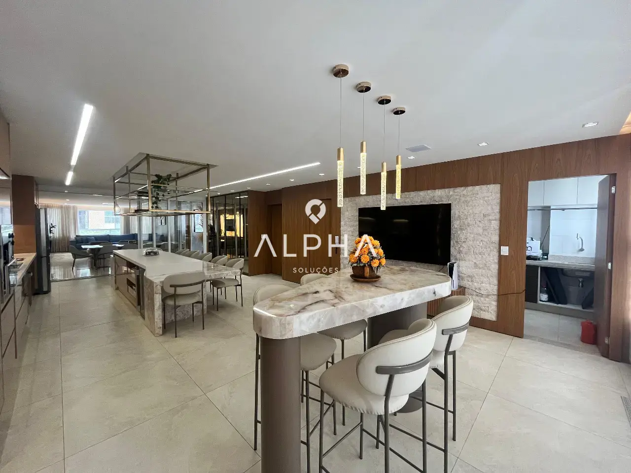 Mobiliado com 4 SUÍTE PLENAS, com suíte principal com closet e banheira de hidro