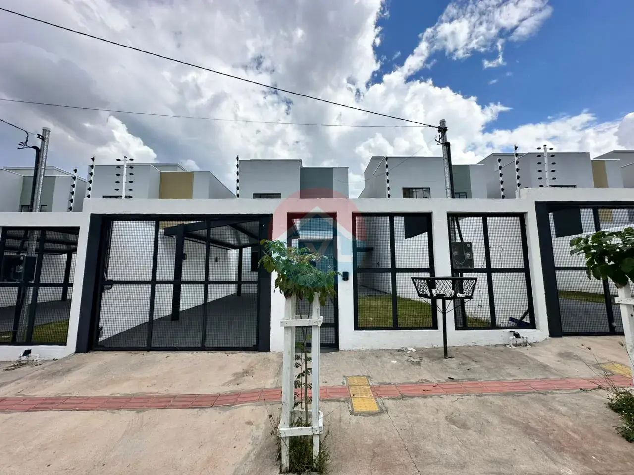 EXCELENTE SOBRADO RESIDENCIAL LOCALIZADO NO JARDIM TROPICAL codigo: 147221