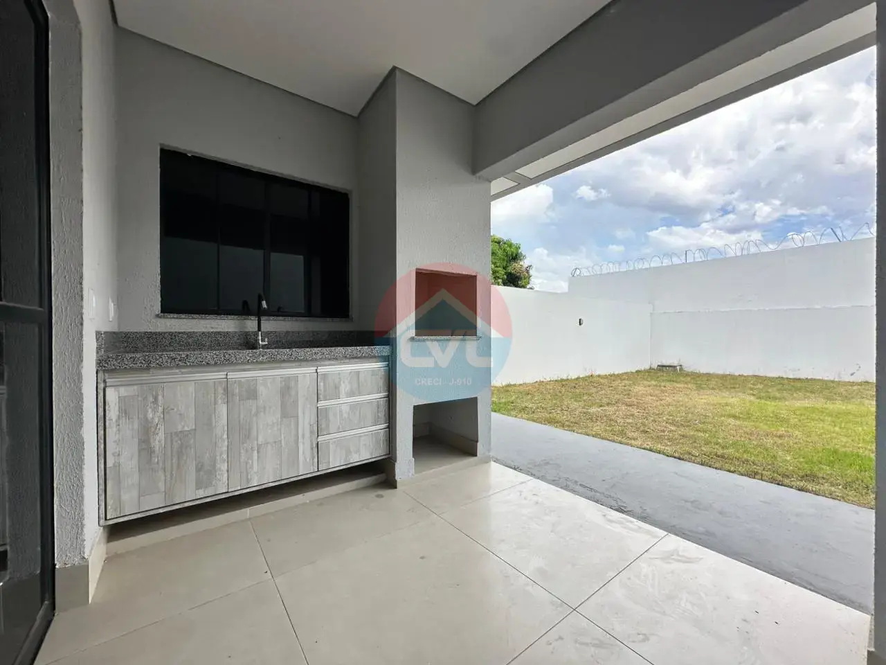 EXCELENTE SOBRADO RESIDENCIAL LOCALIZADO NO JARDIM TROPICAL codigo: 147221