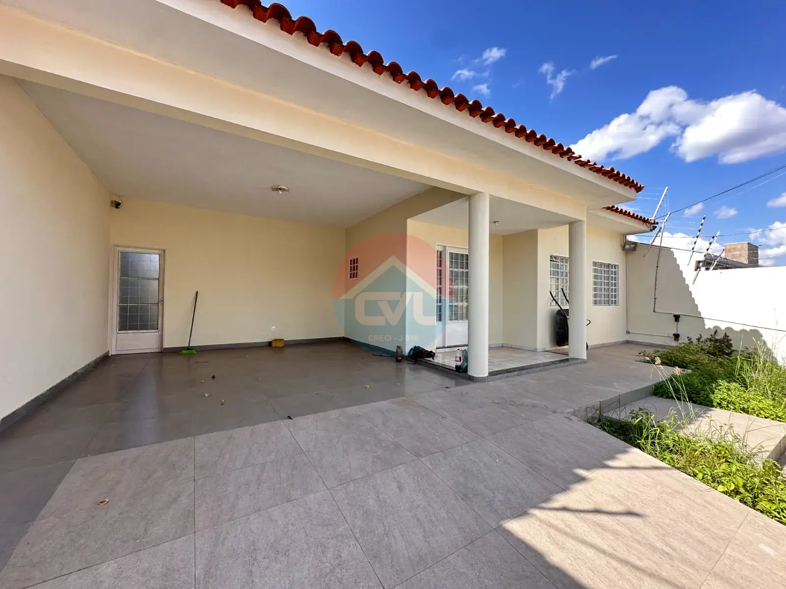 linda casa com 4 quartos sendo 02 suítes no JARDIM ITÁLIA codigo: 354920