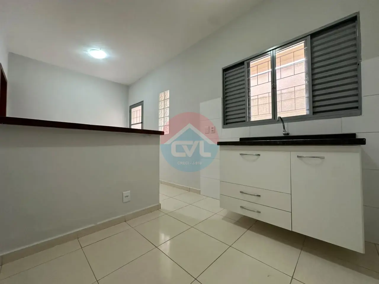 Apartamento de 01 quarto com armários no bairro Poção codigo: 354250