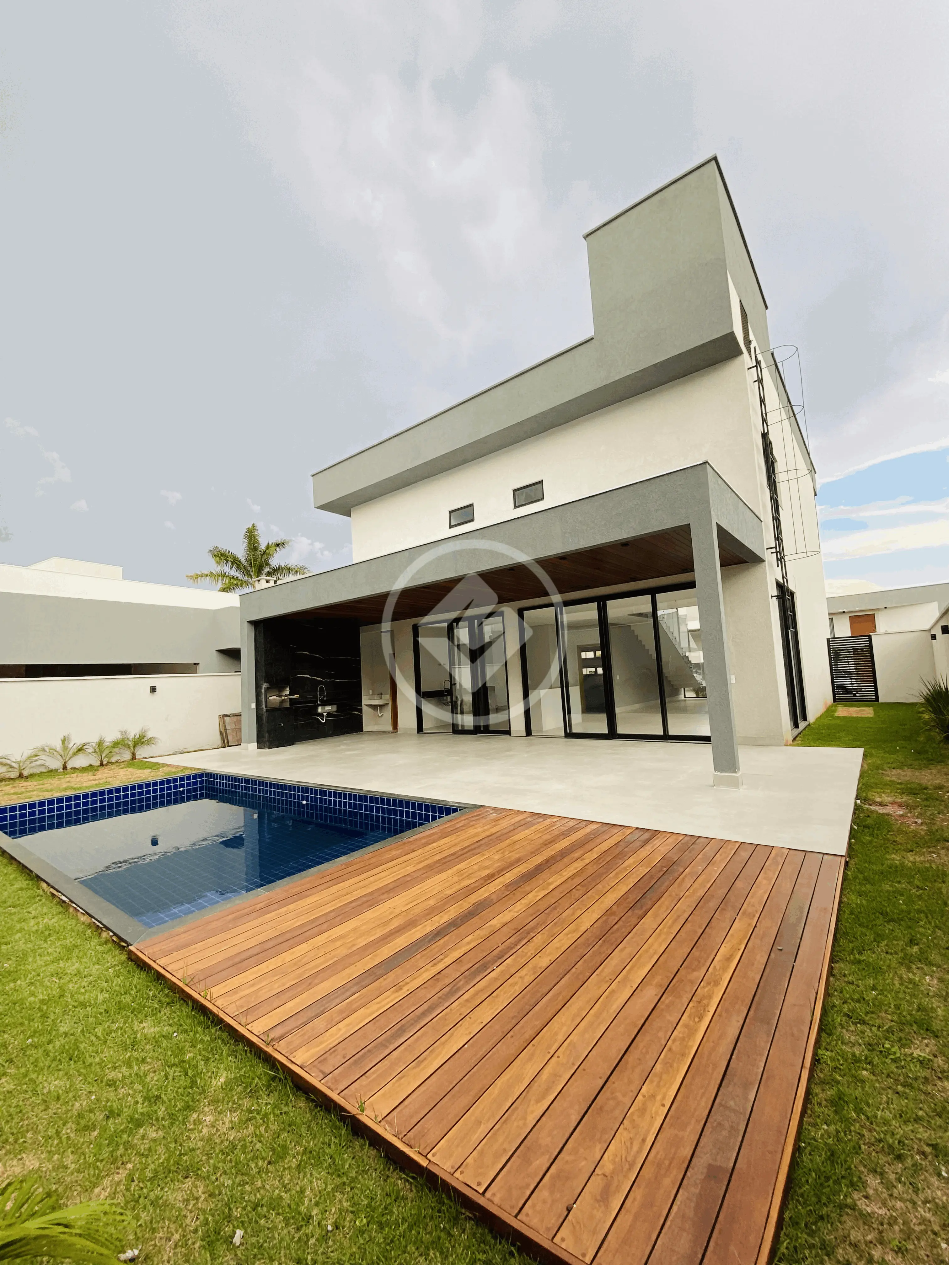 Sobrado Em Condomínio Residencial Goiânia Golfe Clube, Goiânia - GO — foto 1