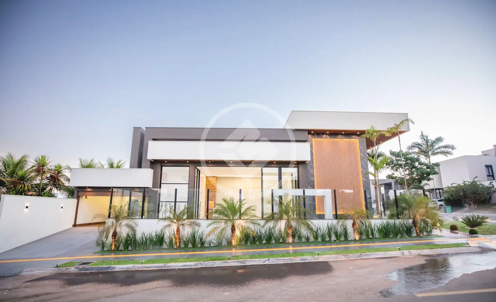 Sobrado Em Condomínio Residencial Goiânia Golfe Clube, Goiânia - GO — foto 1