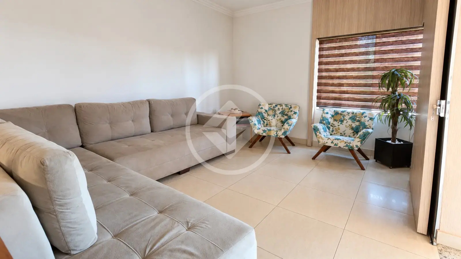 Image 2 - Casa Condomínio em Jardins Madri, Goiânia - GO