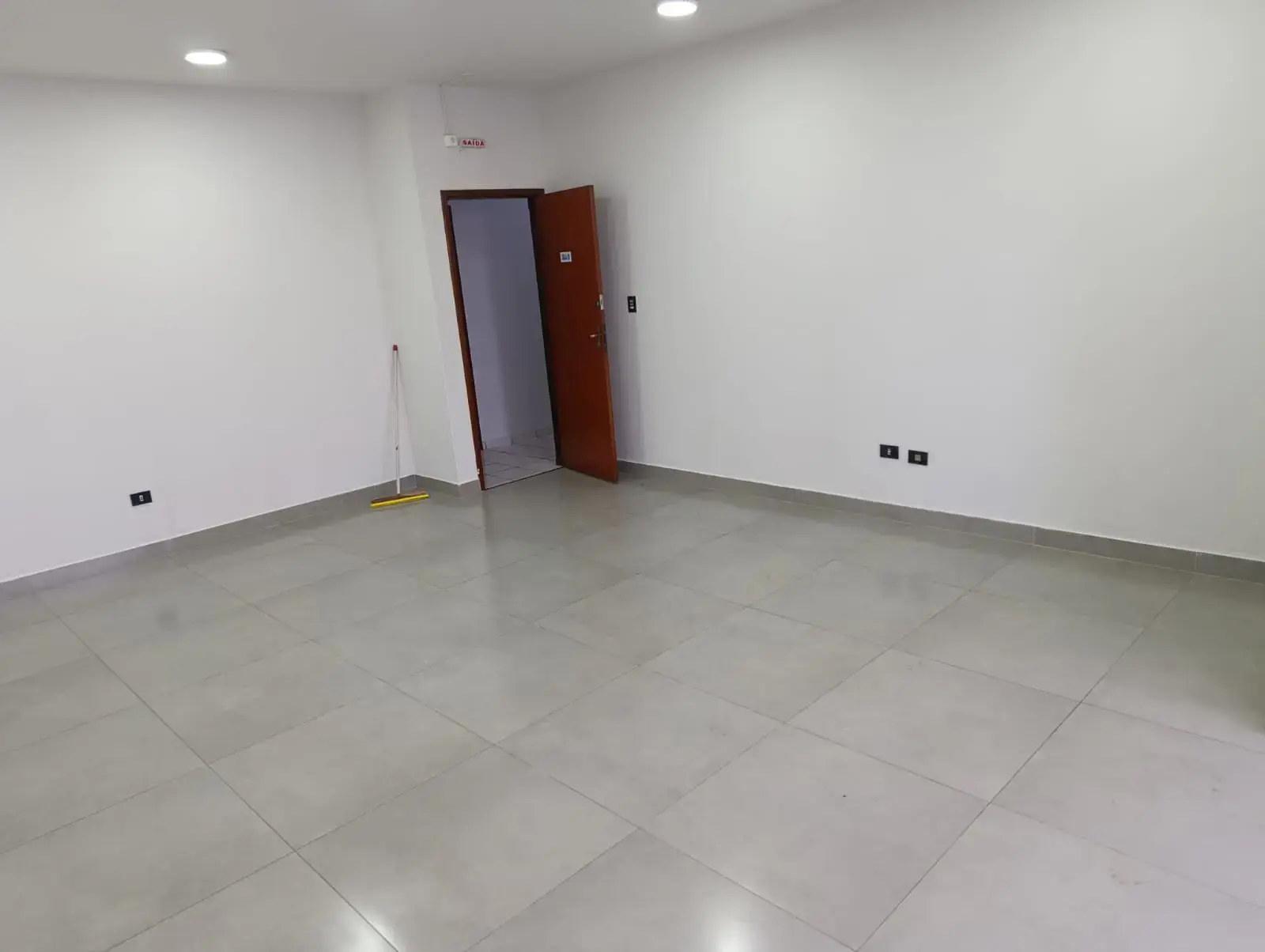Image 2 - Sala Comercial em Martins, Uberlândia - MG