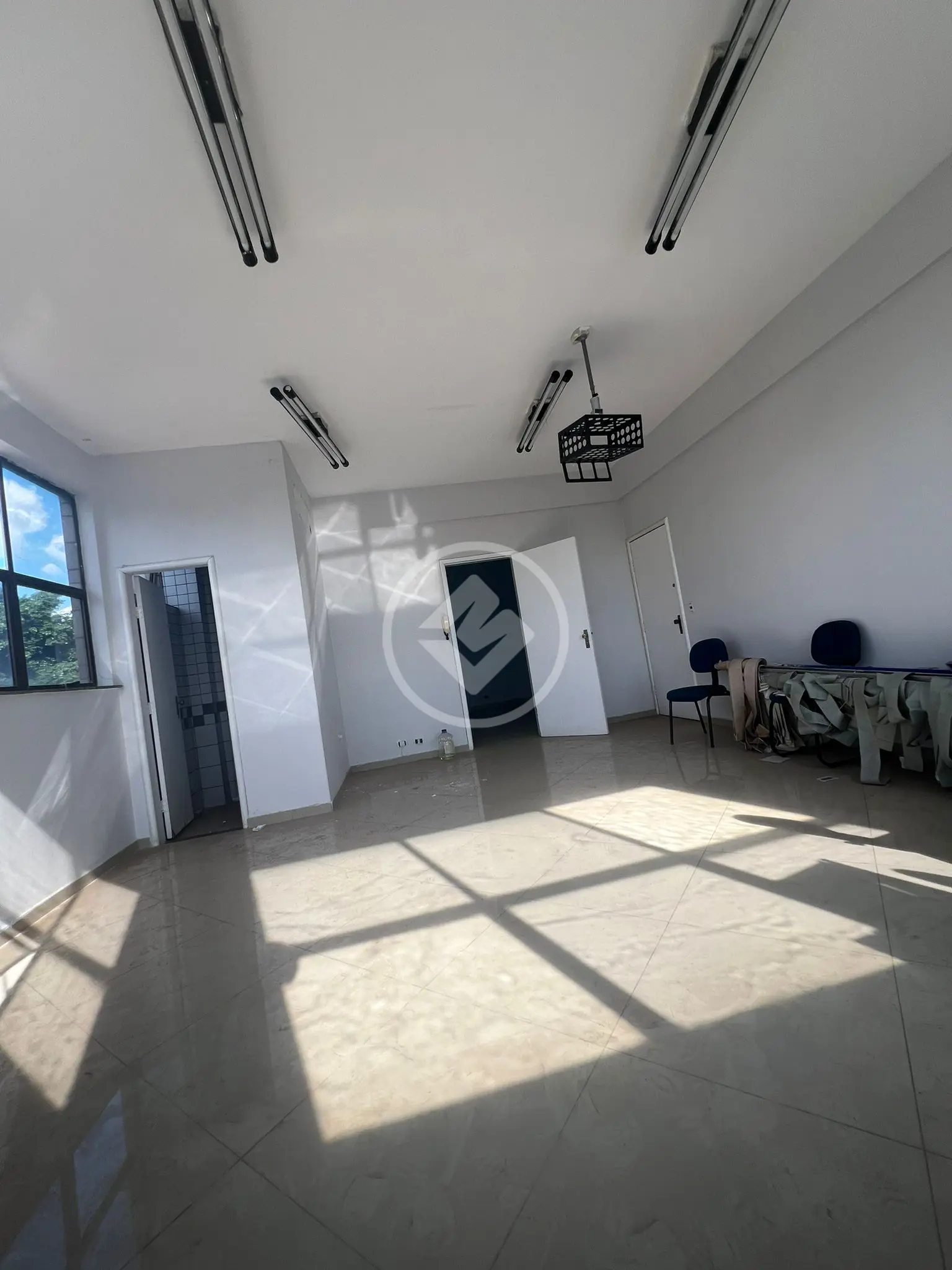 Imagem 2 - Sala Comercial em Setor dos Funcionários, Goiânia - GO