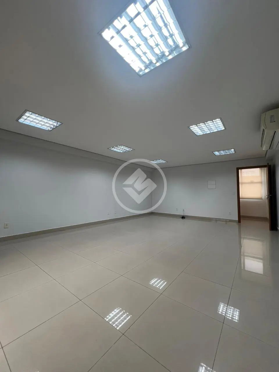 Imagem 2 - Sala Comercial em Setor Leste Vila Nova, Goiânia - GO