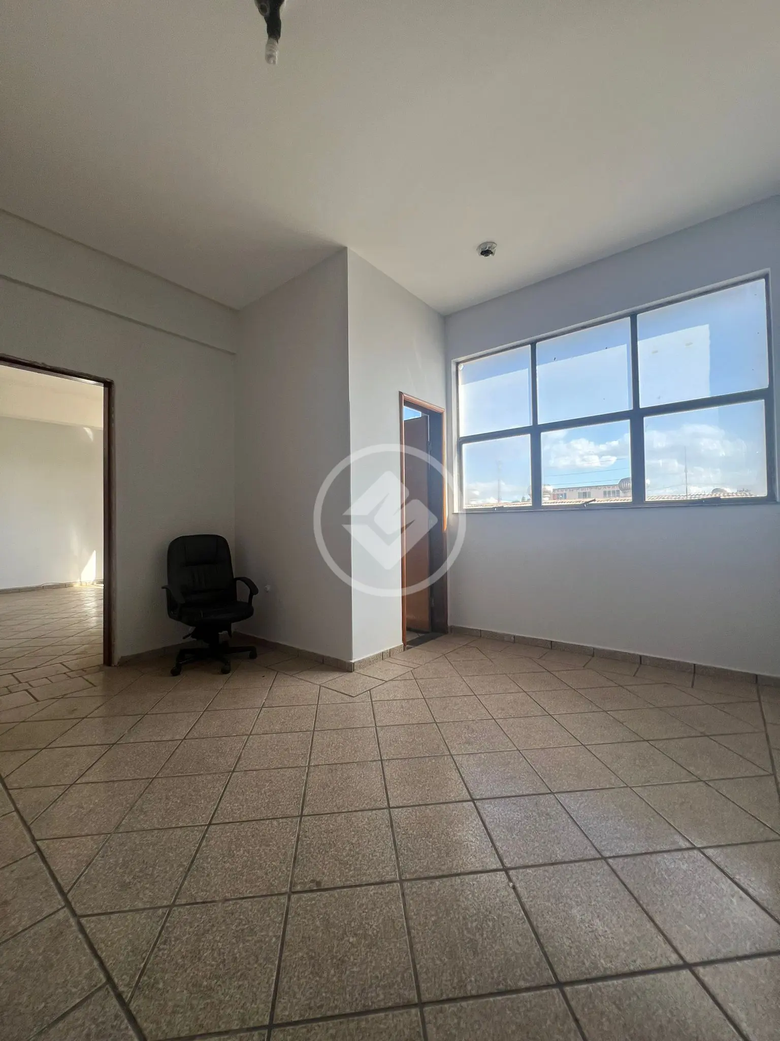Imagem 2 - Sala Comercial em Setor dos Funcionários, Goiânia - GO