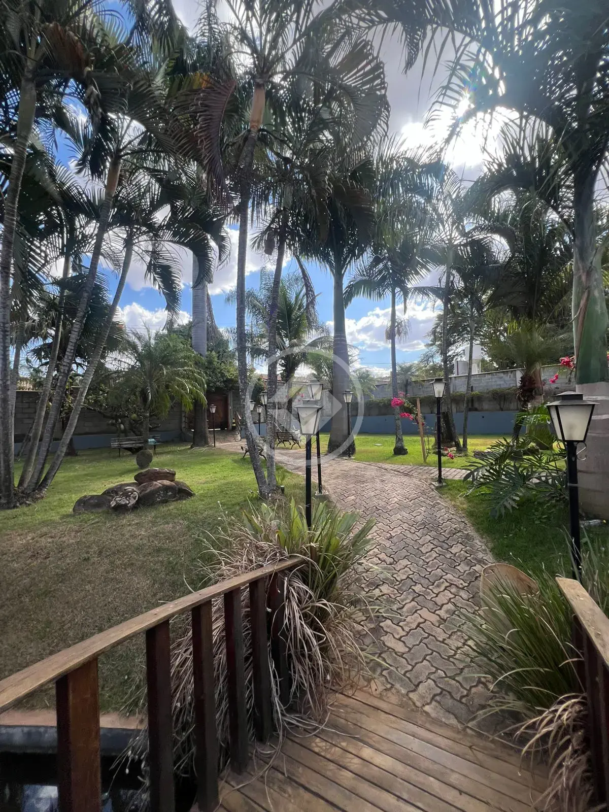 Imagem 1 - Casa Comercial em Parque Veiga Jardim, Aparecida de Goiânia - GO