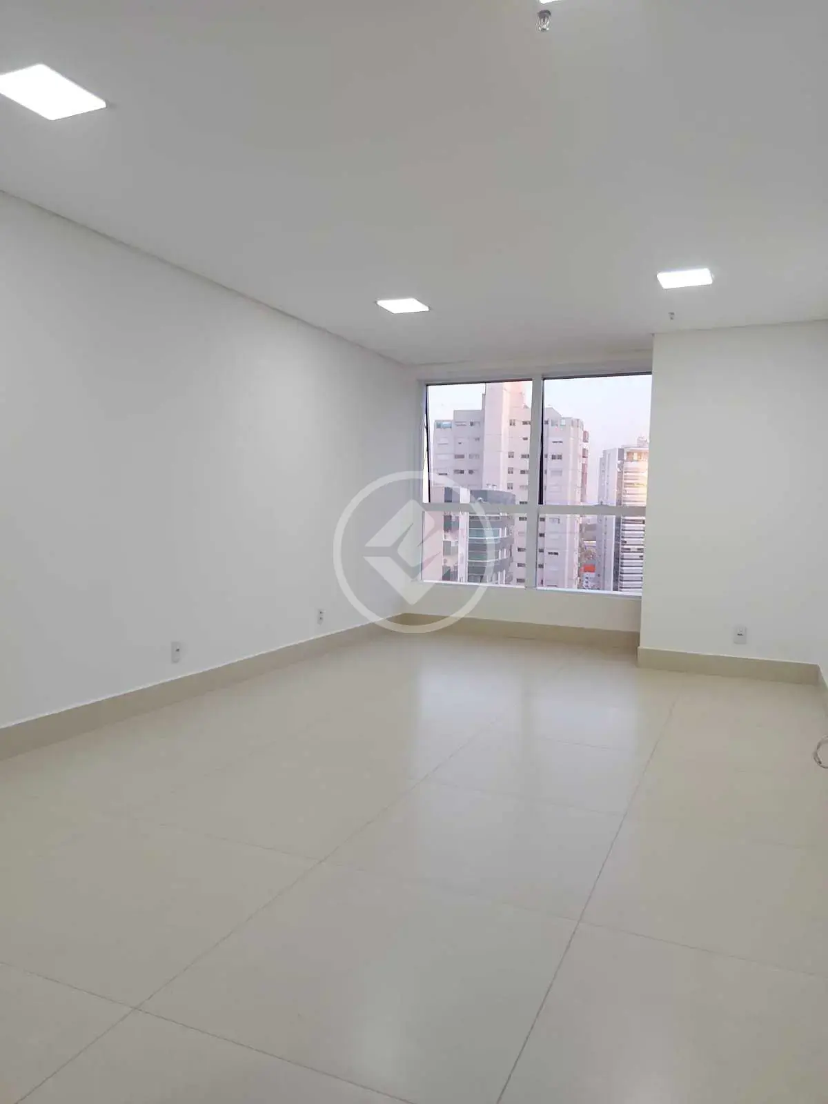Imagem 1 - Sala Comercial em Jardim Goiás, Goiânia - GO