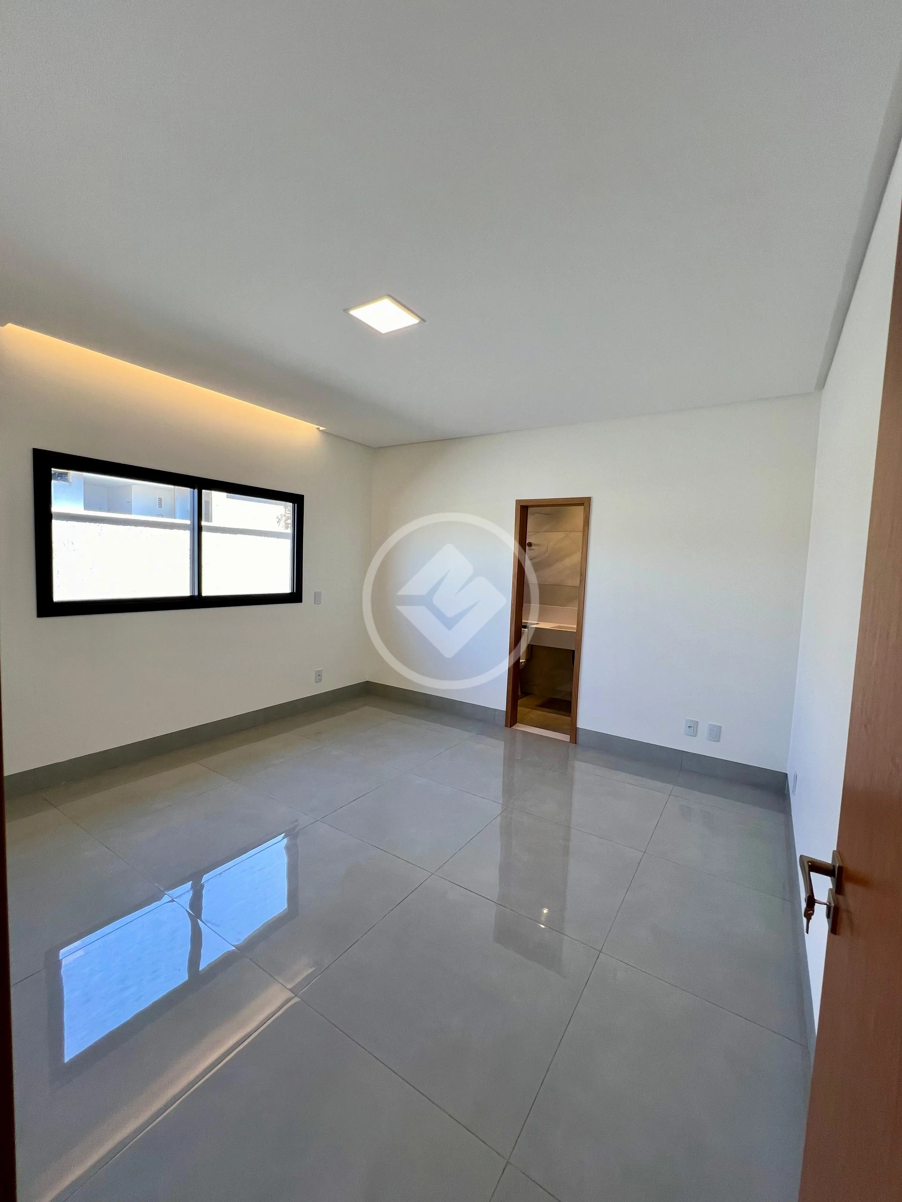 Casa Jardim Cristal, Aparecida de Goiânia - GO — foto 2