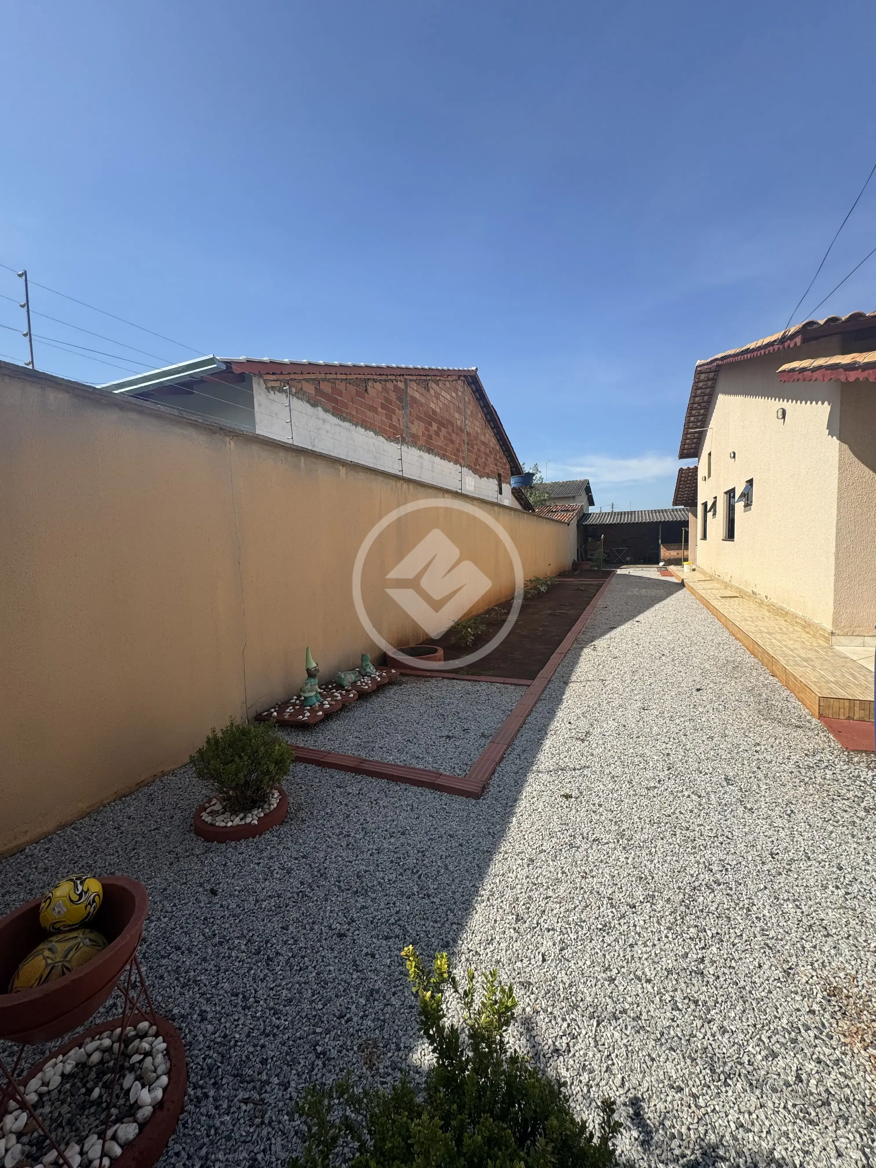 Image 2 - Casa em Setor Garavelo, Aparecida de Goiânia - GO