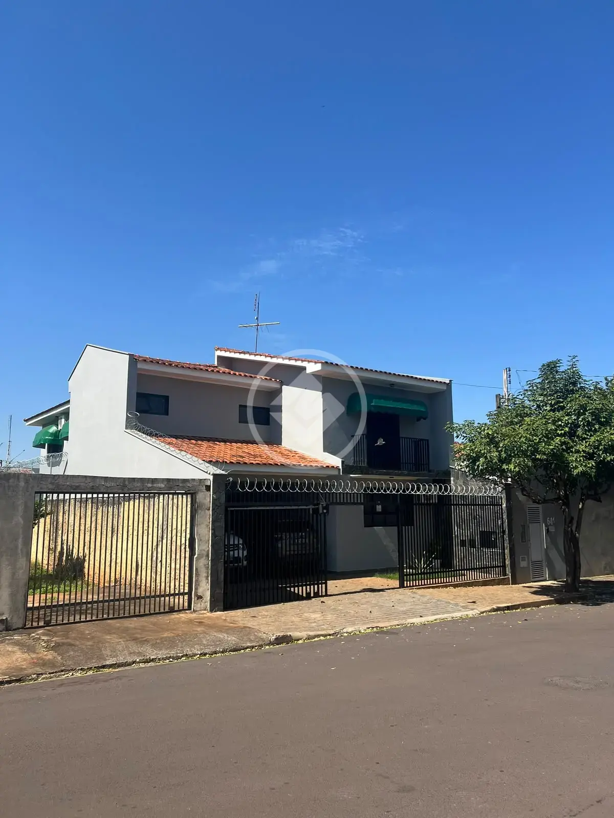 Imagem 1 - Sobrado em Jardim Nova Yorque, Araçatuba - SP