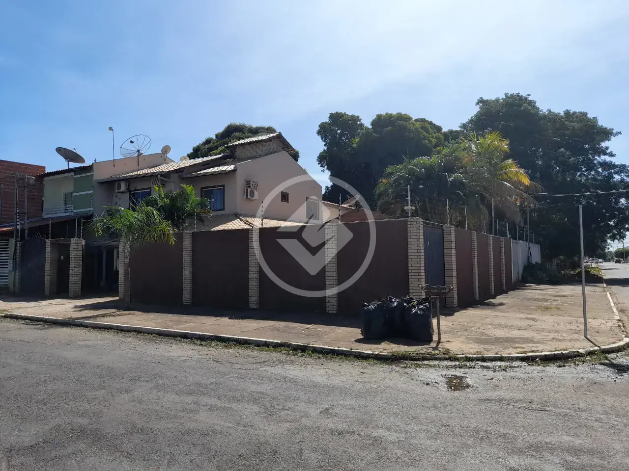 Imagem 1 - Sobrado em Centro-Sul, Várzea Grande - MT