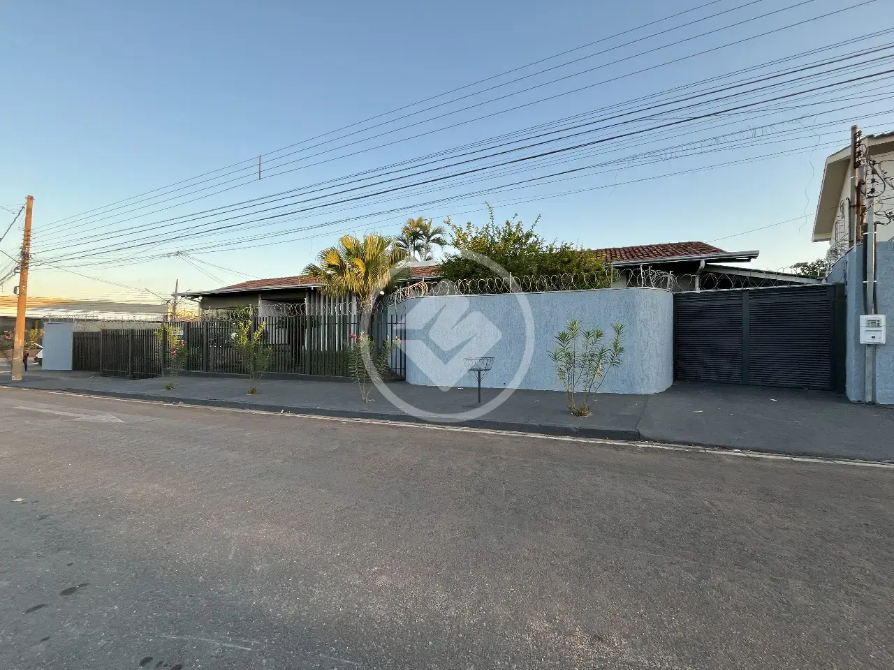 Imagem 1 - Casa Comercial em Jardim das Américas, Cuiabá - MT