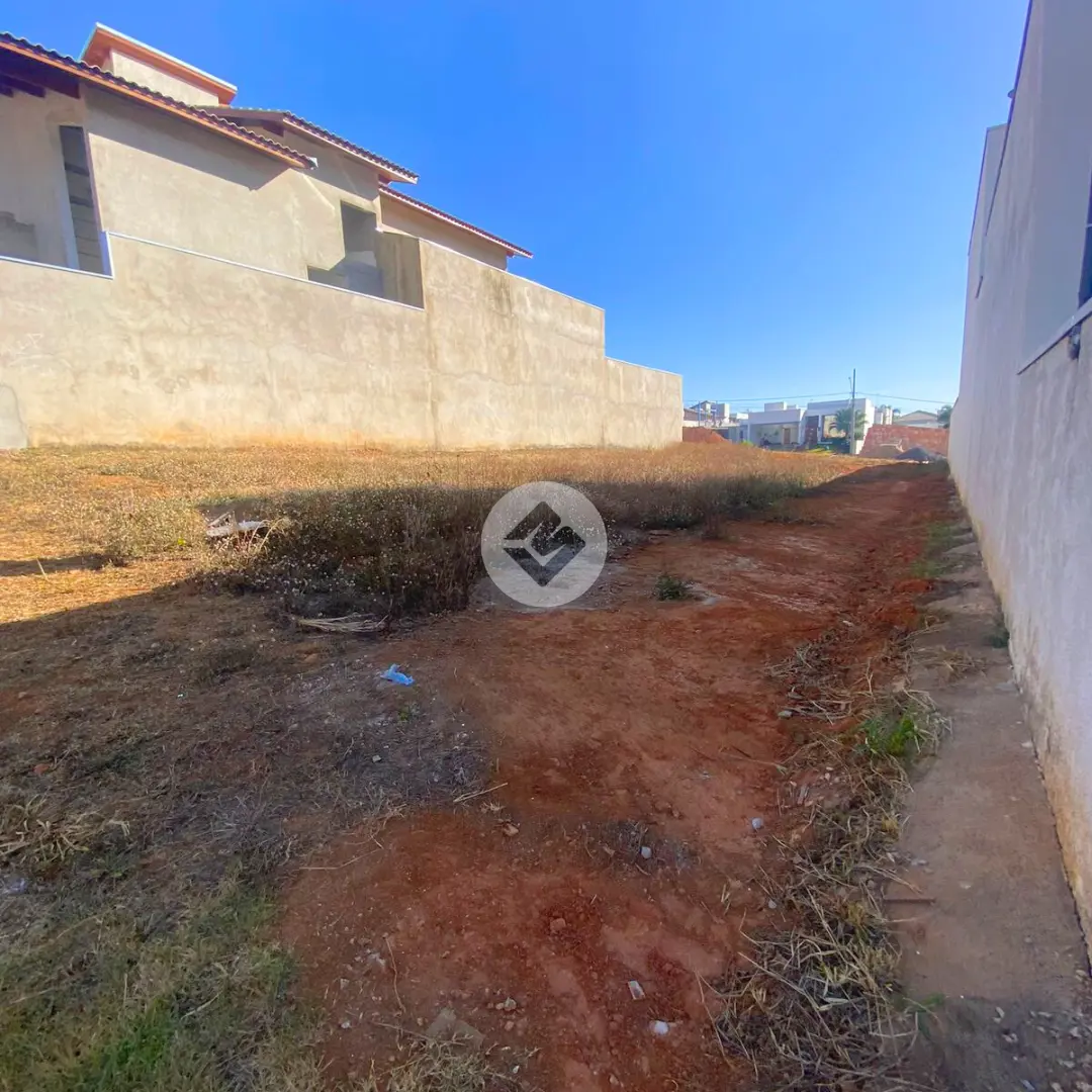 Terreno Condomínio Loteamento Residencial Villágio I, Araxá - MG — foto 2