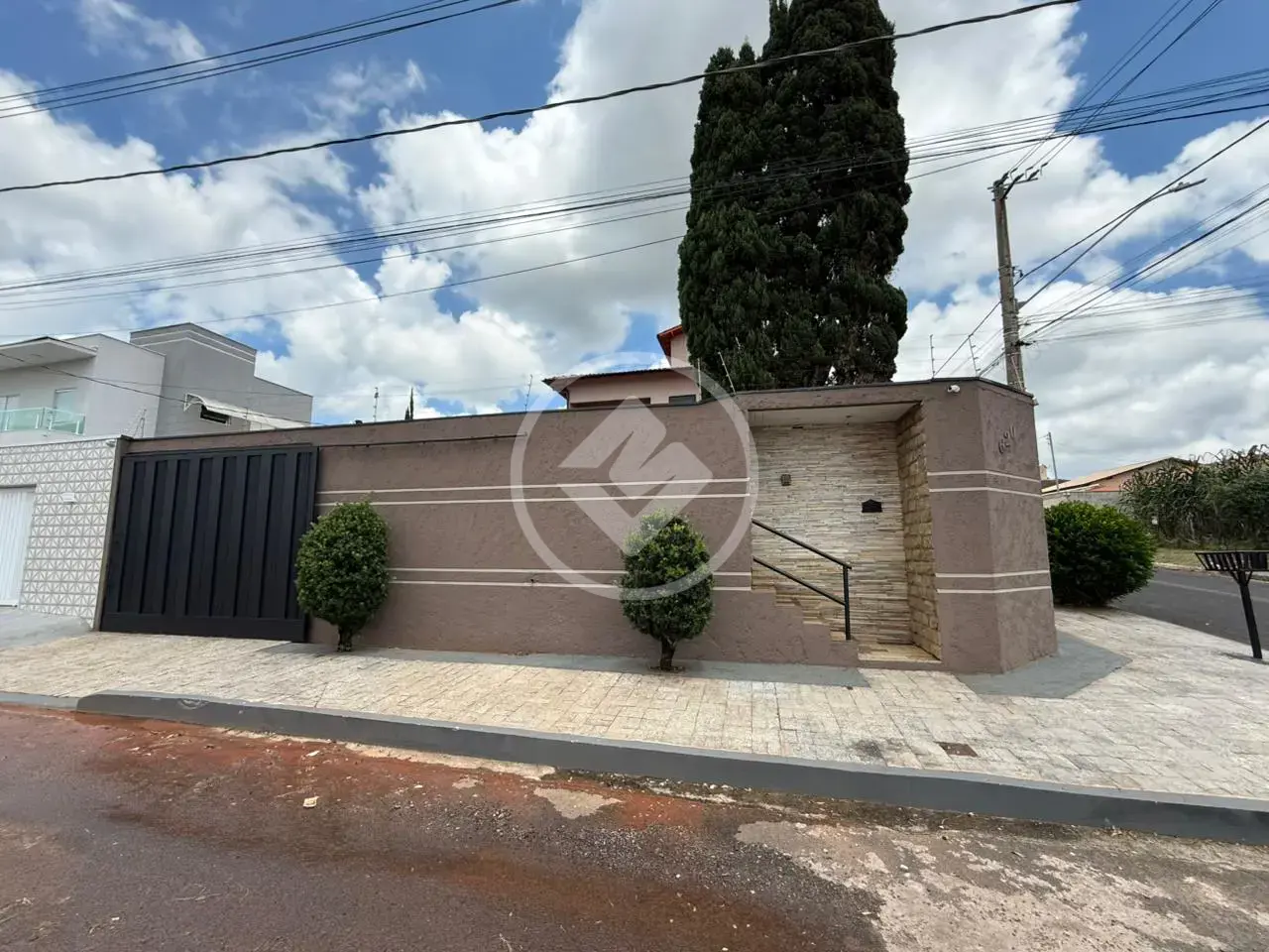 Imagem 1 - Sobrado em Guilhermina Vieira Chaer, Araxá - MG