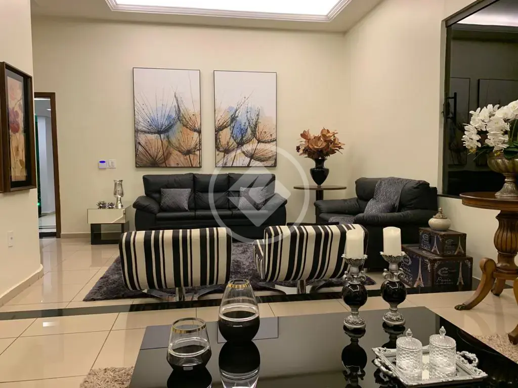 Imagem 1 - Casa em Guilhermina Vieira Chaer, Araxá - MG