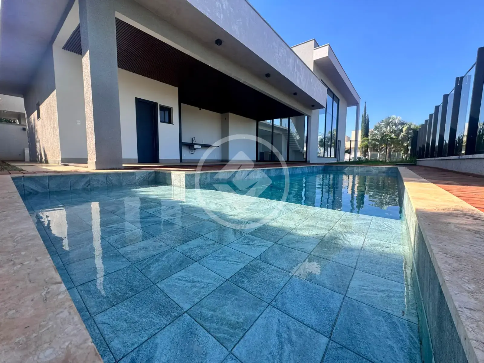 Imagem 1 - Casa Condomínio em CONDOMÍNIO PORTAL DO SOL GOLFE GREEN, Goiânia - GO