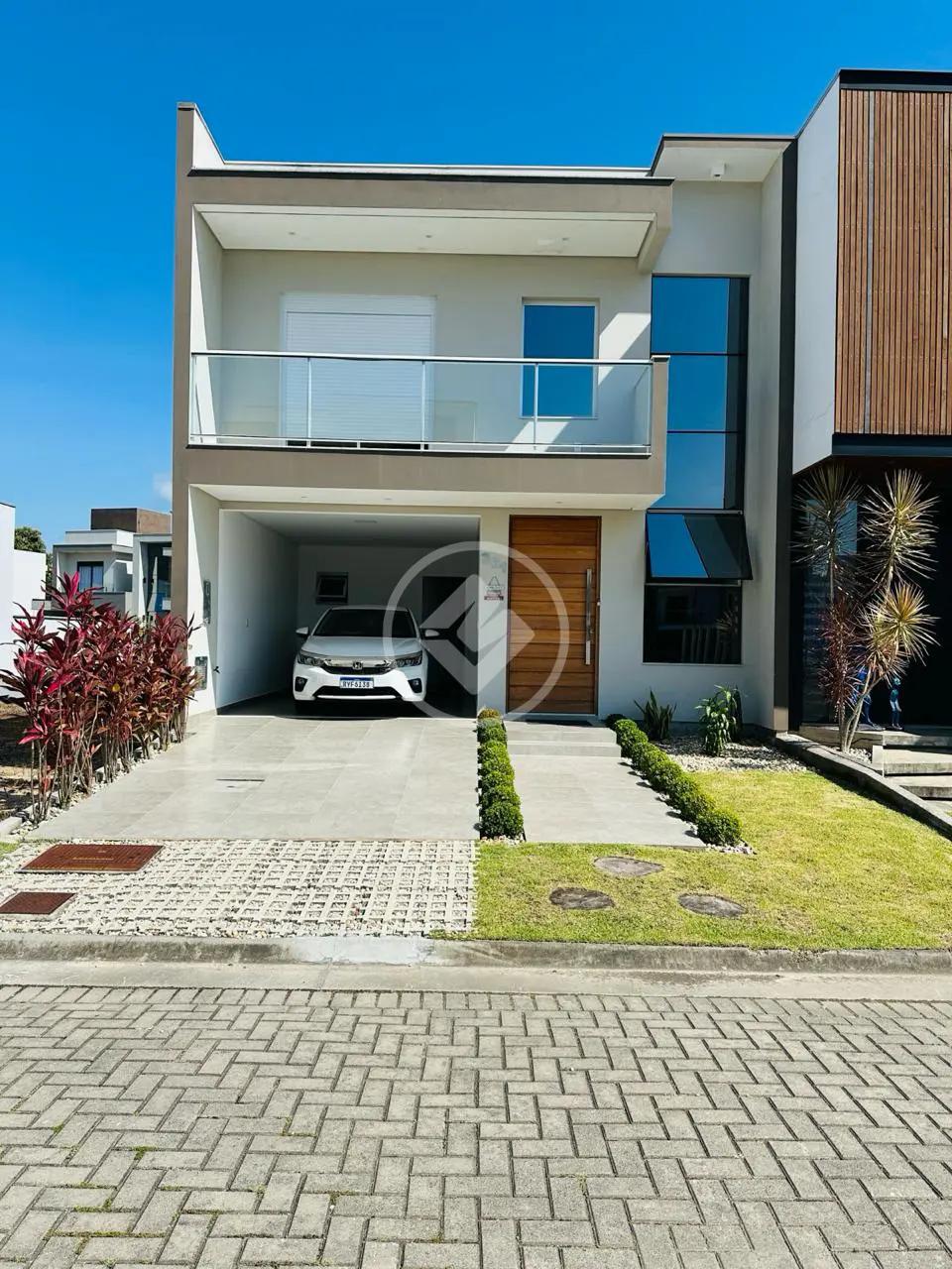 Casa em Condomínio Residêncial, semi-mobiliada em Biguaçu (SC)