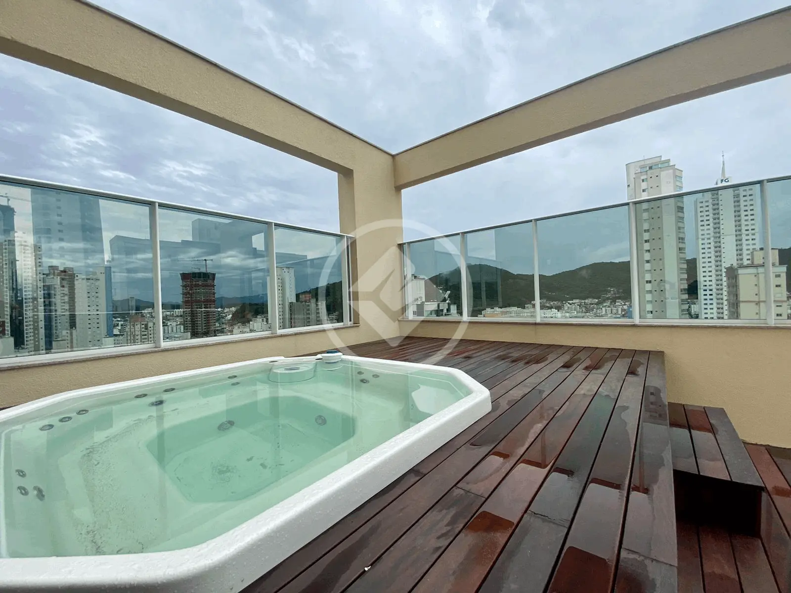 Apartamento Duplex CENTRO, Balneário Camboriú - SC — foto 1