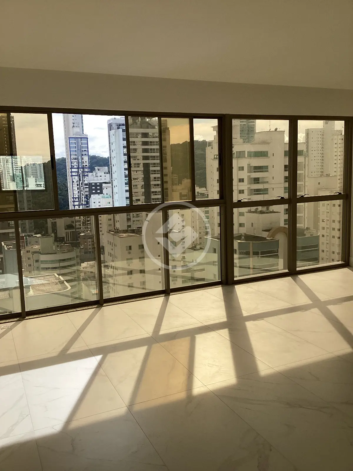 Imagem 1 - Apartamento em PIONEIROS, Balneário Camboriú - SC