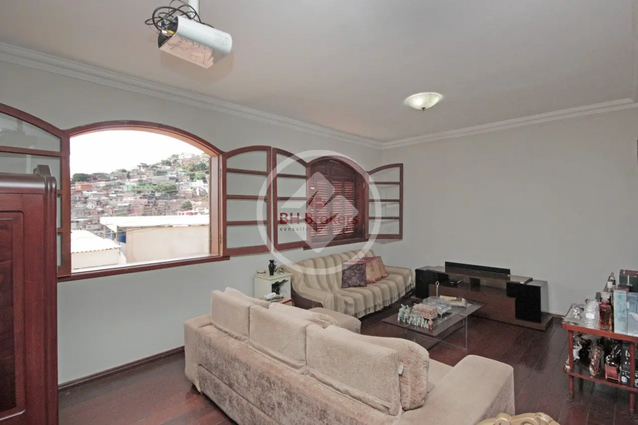 Casa com 4 quartos à venda no bairro Santa Lúcia — foto 4