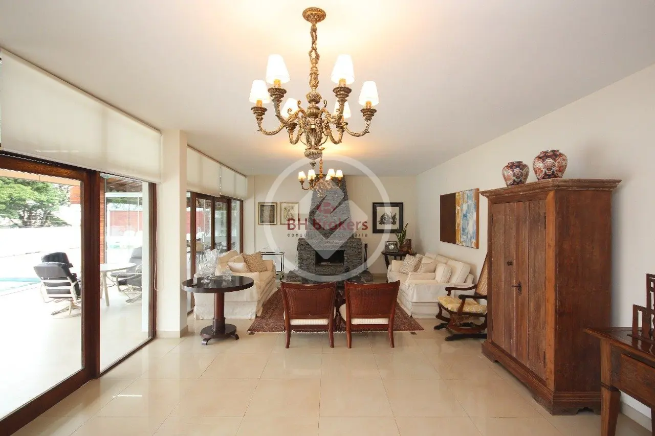 Casa com 5 quartos à venda no bairro Comiteco — foto 4