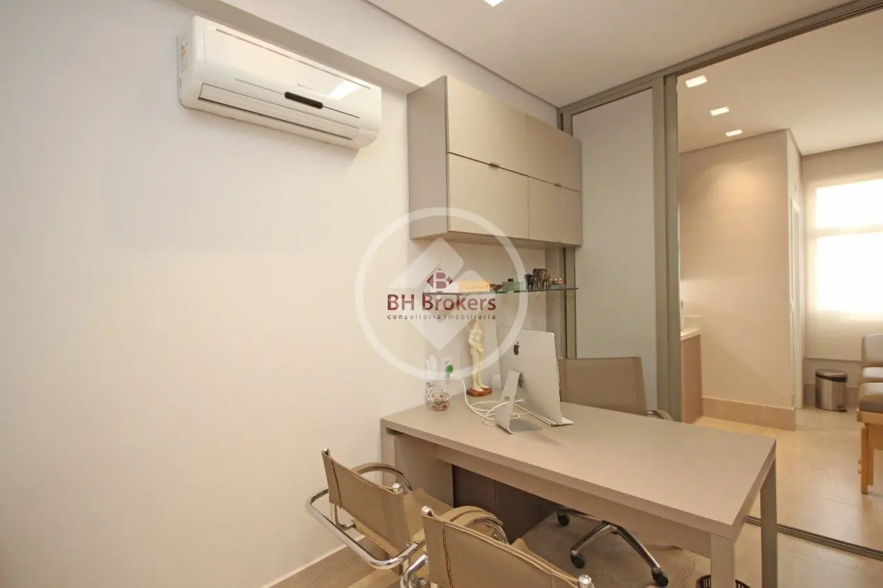 Sala toda reformada com 33m²; 1 vaga; mobiliada. — foto 5