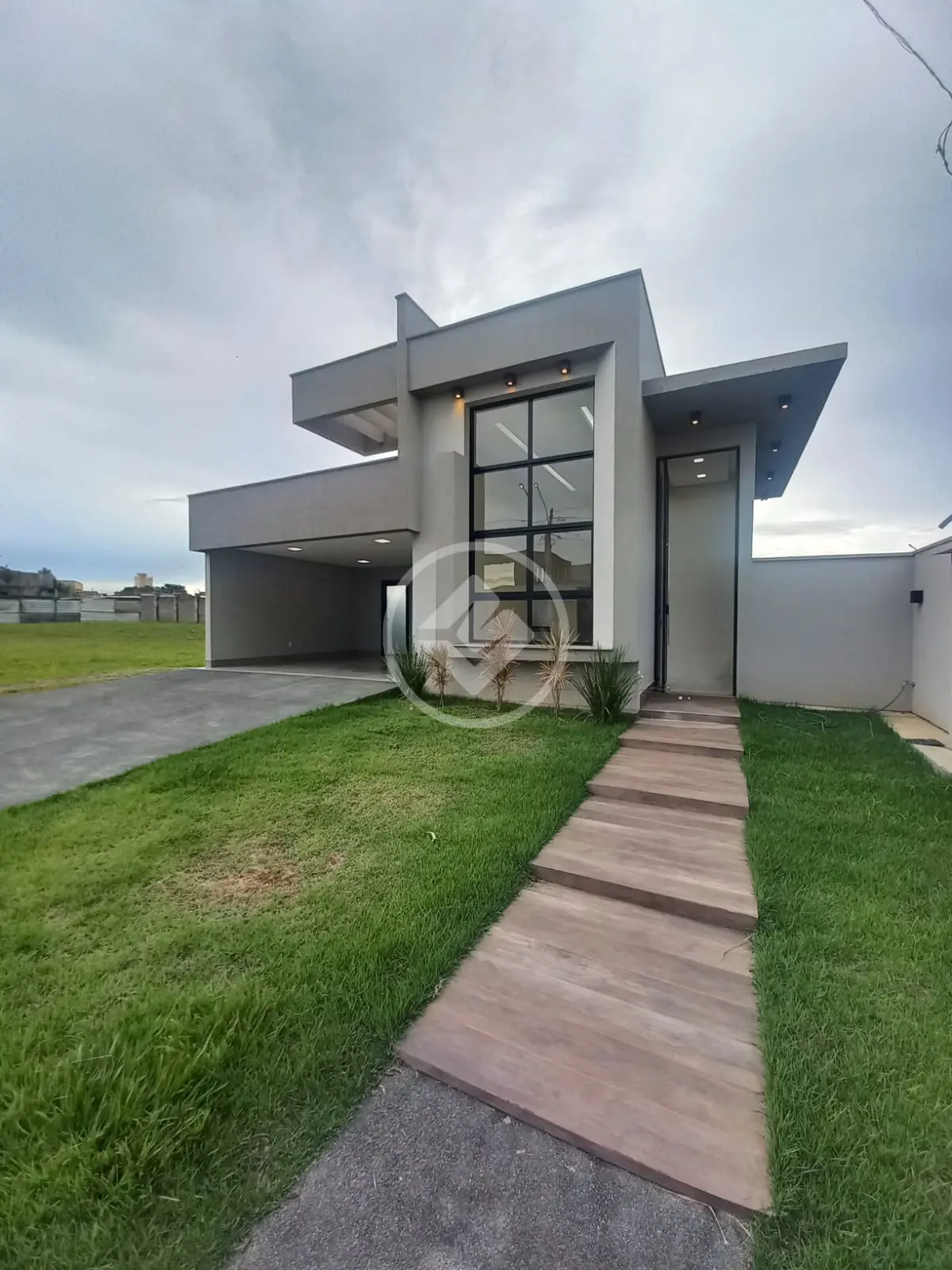 Casa Condomínio Parqville Pinheiros, Aparecida de Goiânia - GO — foto 1