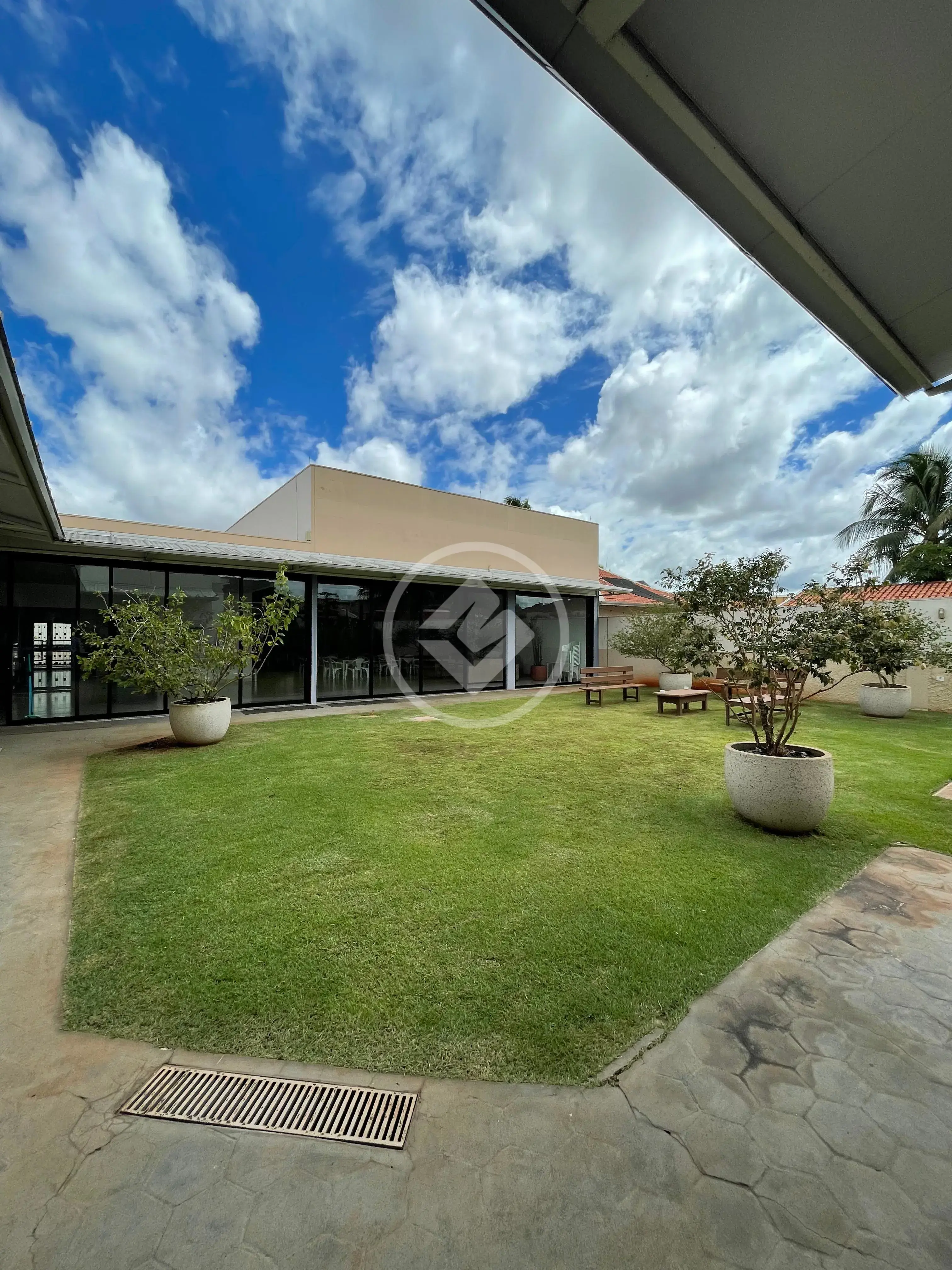 Imagem 1 - Prédio em JARDIM DOS ESTADOS, Campo Grande - MS