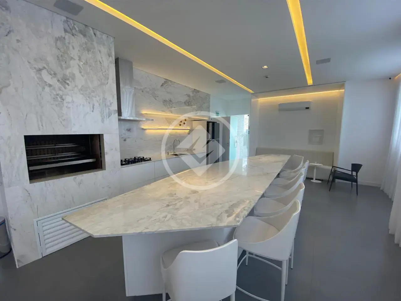 Image 2 - Apartamento em Meia Praia, Itapema - SC
