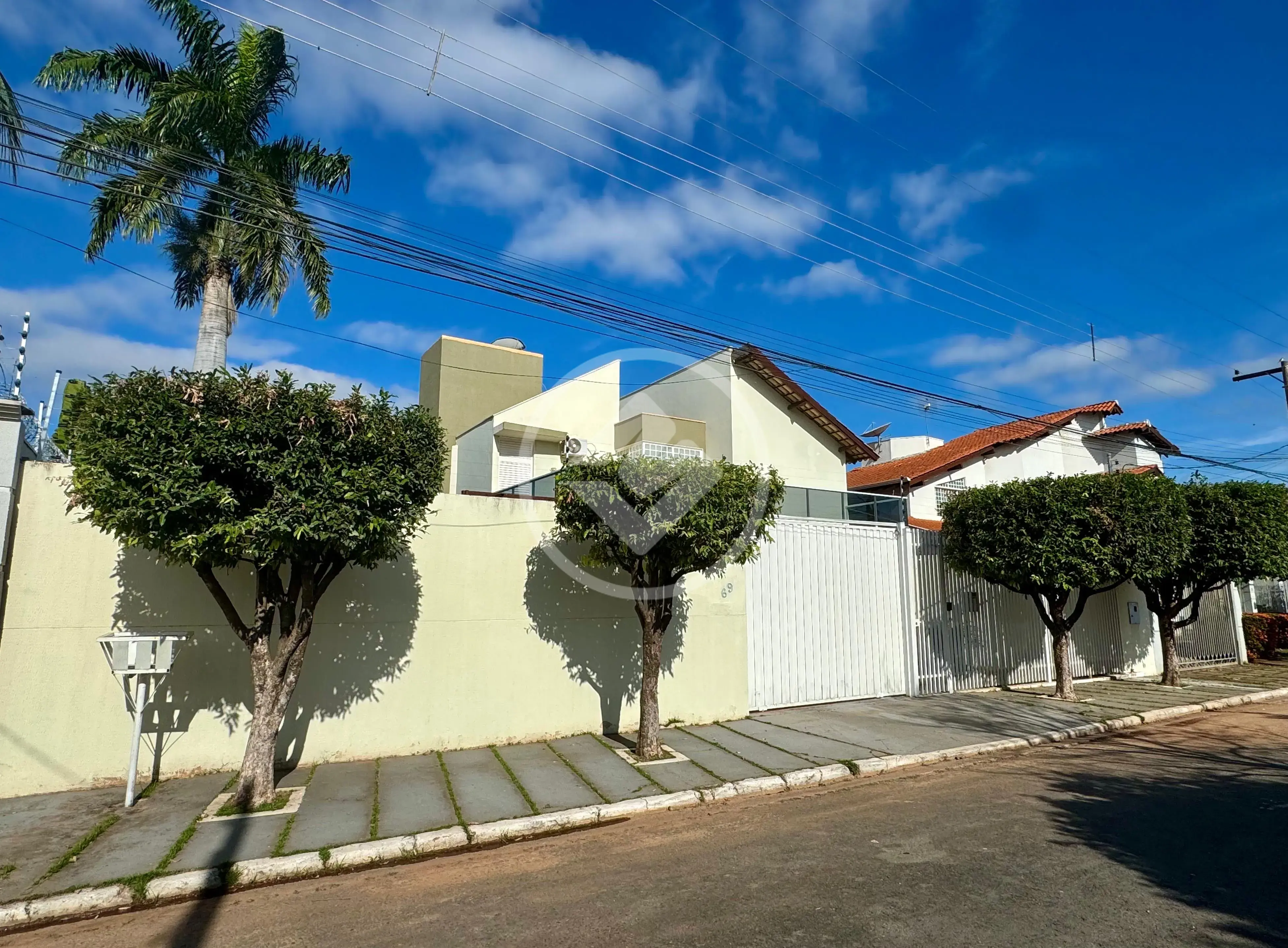 Imagem 1 - Casa em JARDIM CALIFÓRNIA, Cuiabá - MT