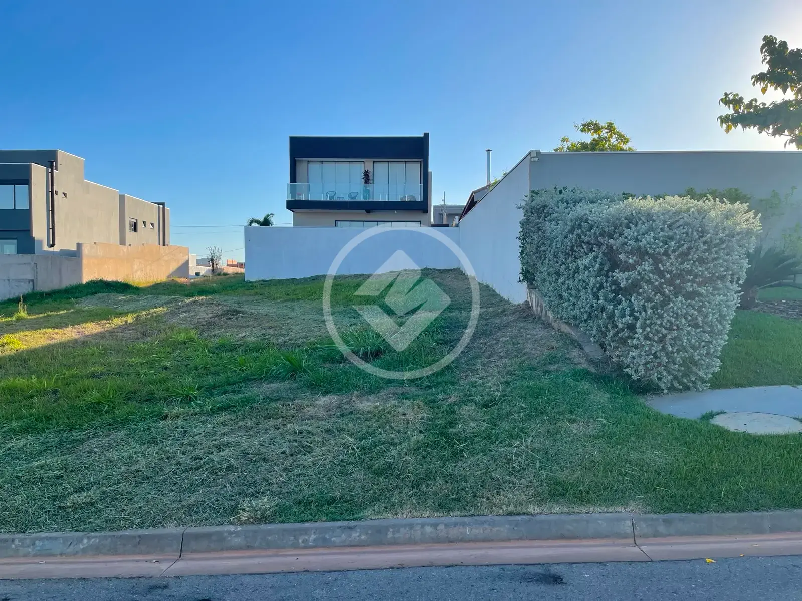 Imagem 1 - Terreno Condomínio em CHAPEU DO SOL, Várzea Grande - MT