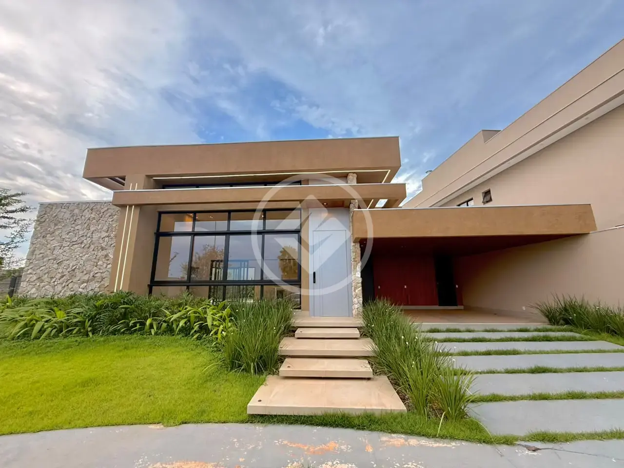 Imagem 1 - Casa Condomínio em Condomínio Residencial Florais da Mata, Várzea Grande - MT