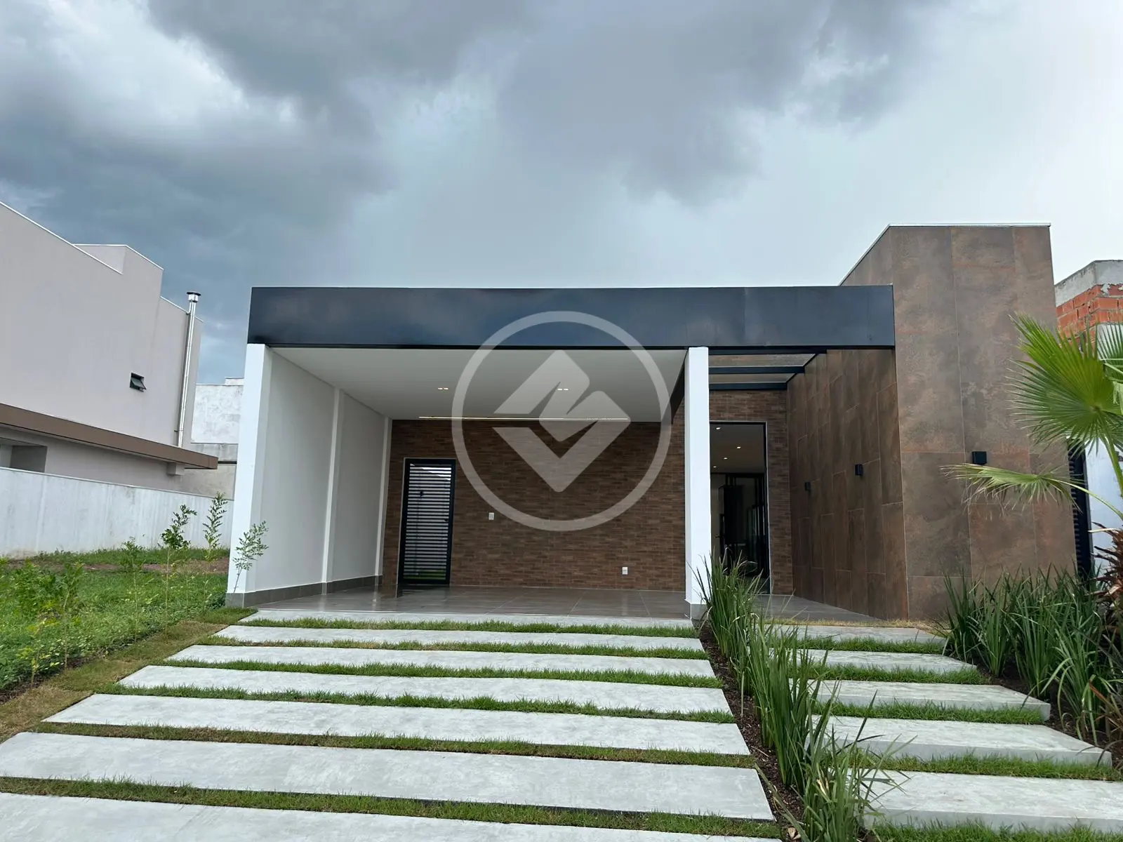 Casa Condomínio Jardim Imperial, Cuiabá - MT — foto 1