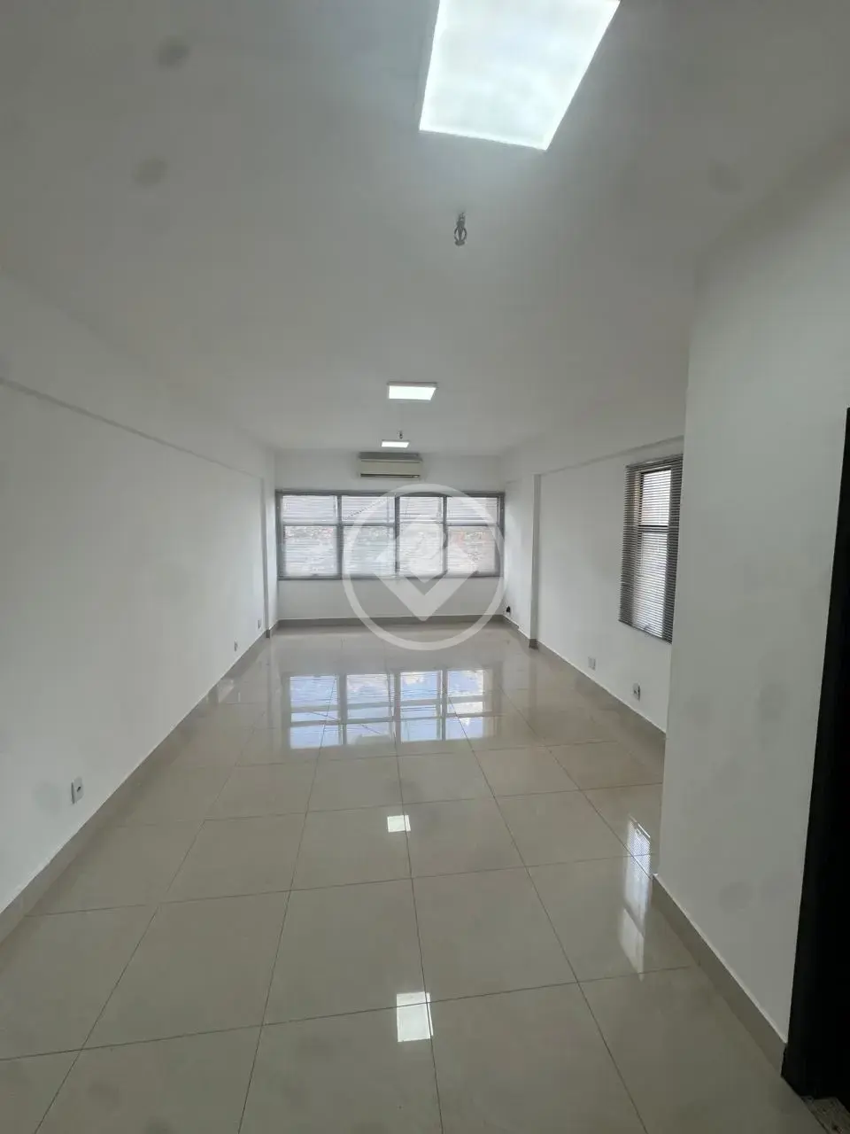 Image 2 - Sala Comercial em Centro-Sul, Várzea Grande - MT