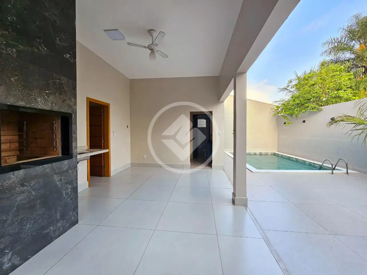 Imagem 1 - Casa em PRAEIRO, Cuiabá - MT
