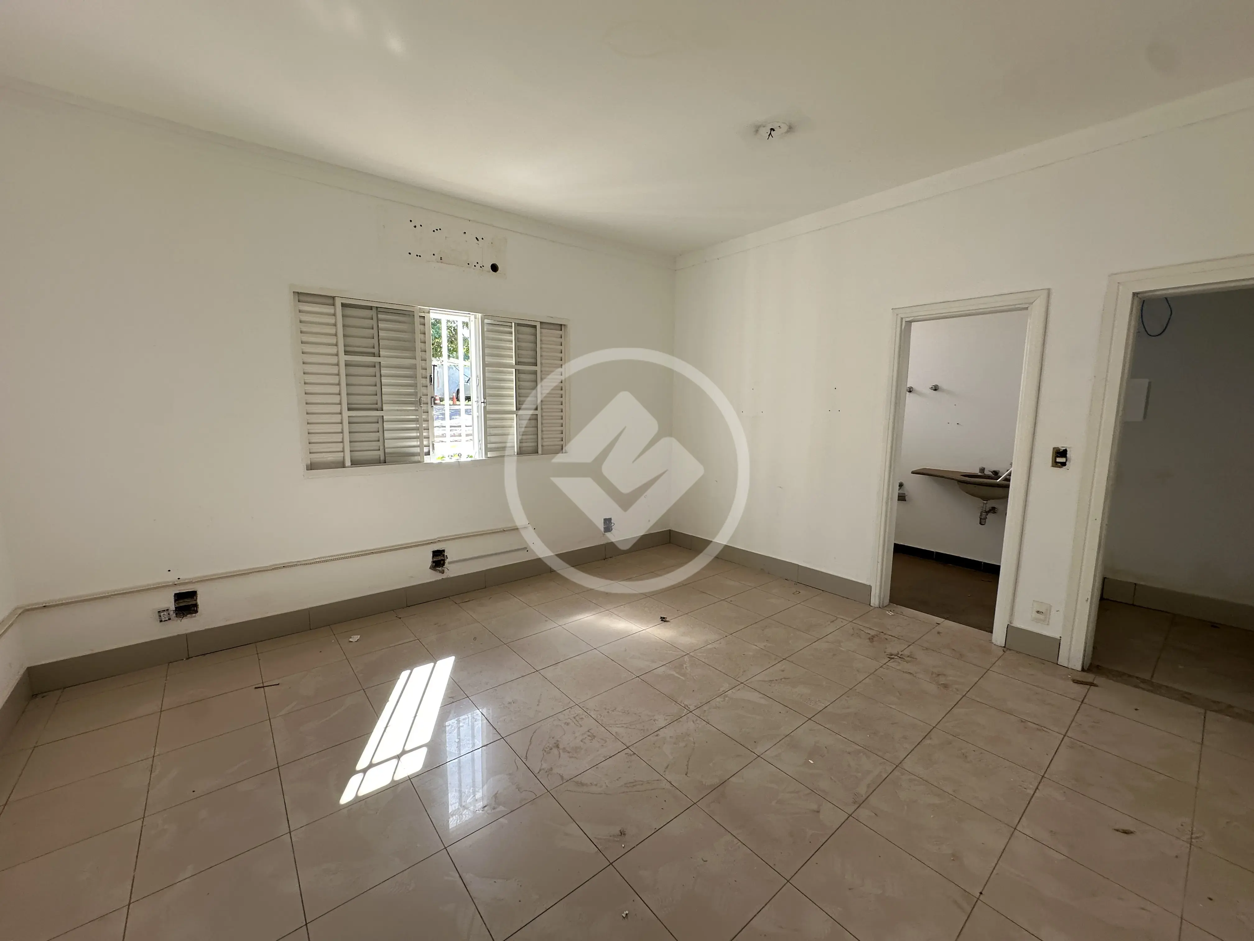 Imagem 1 - Casa Comercial em DUQUE DE CAXIAS I, Cuiabá - MT