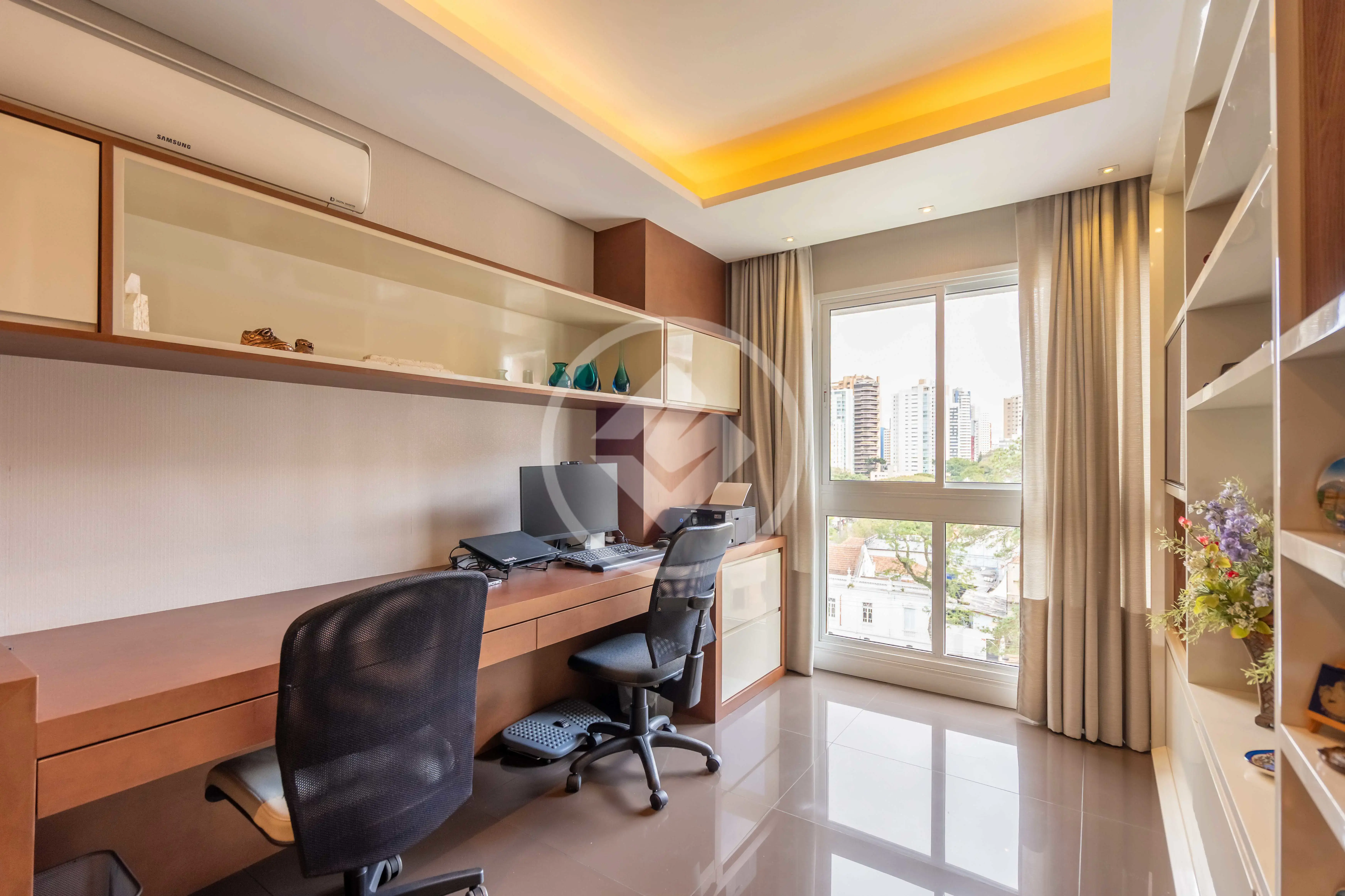 Imagem 3 - Apartamento Duplex em Água Verde, Curitiba - PR