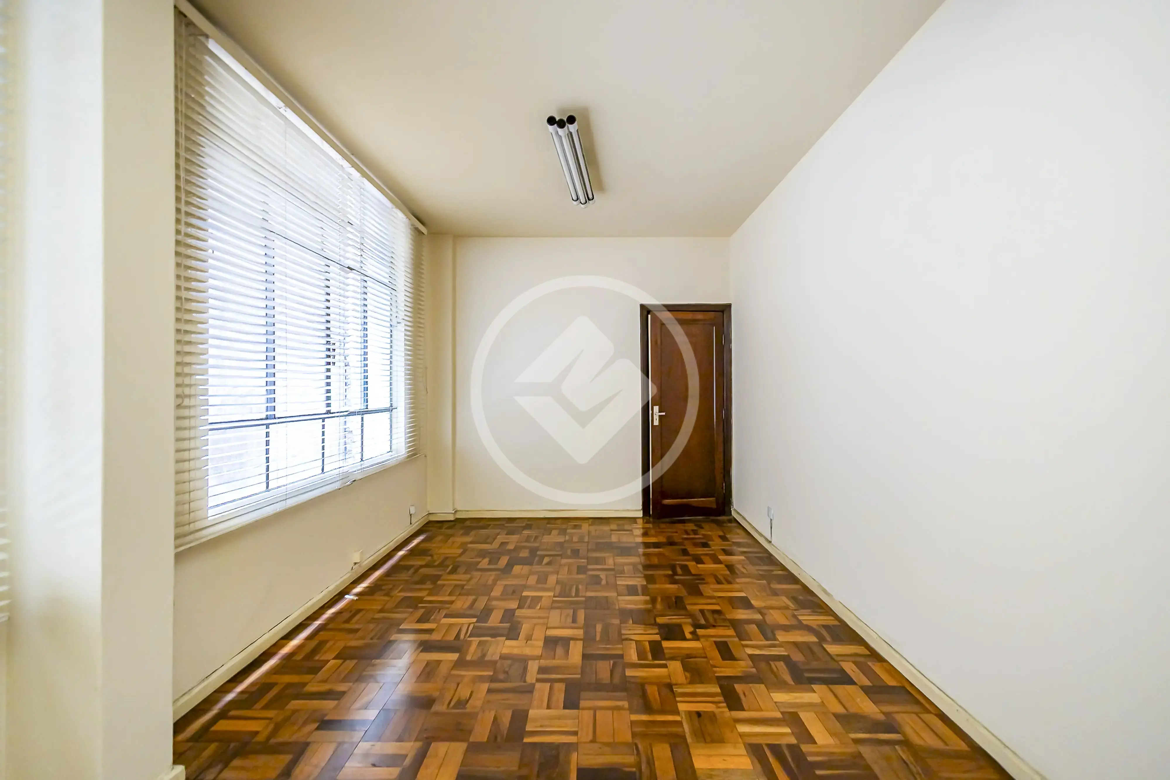 Imagem 1 - Sala Comercial em Centro, Curitiba - PR