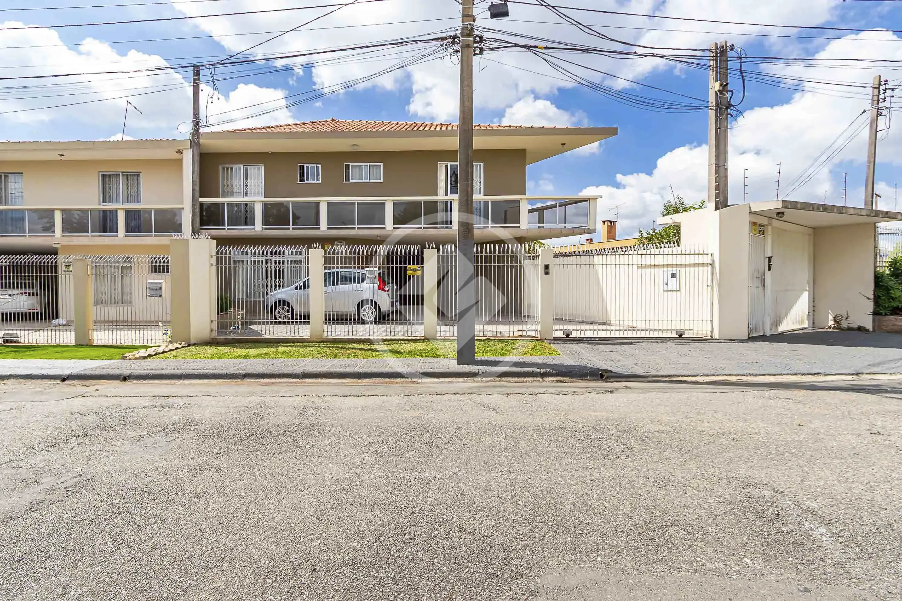 Imagem 1 - Casa em Novo Mundo, Curitiba - PR