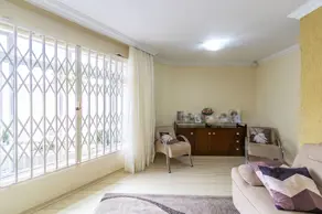 Imagem 3 - Casa em Novo Mundo, Curitiba - PR