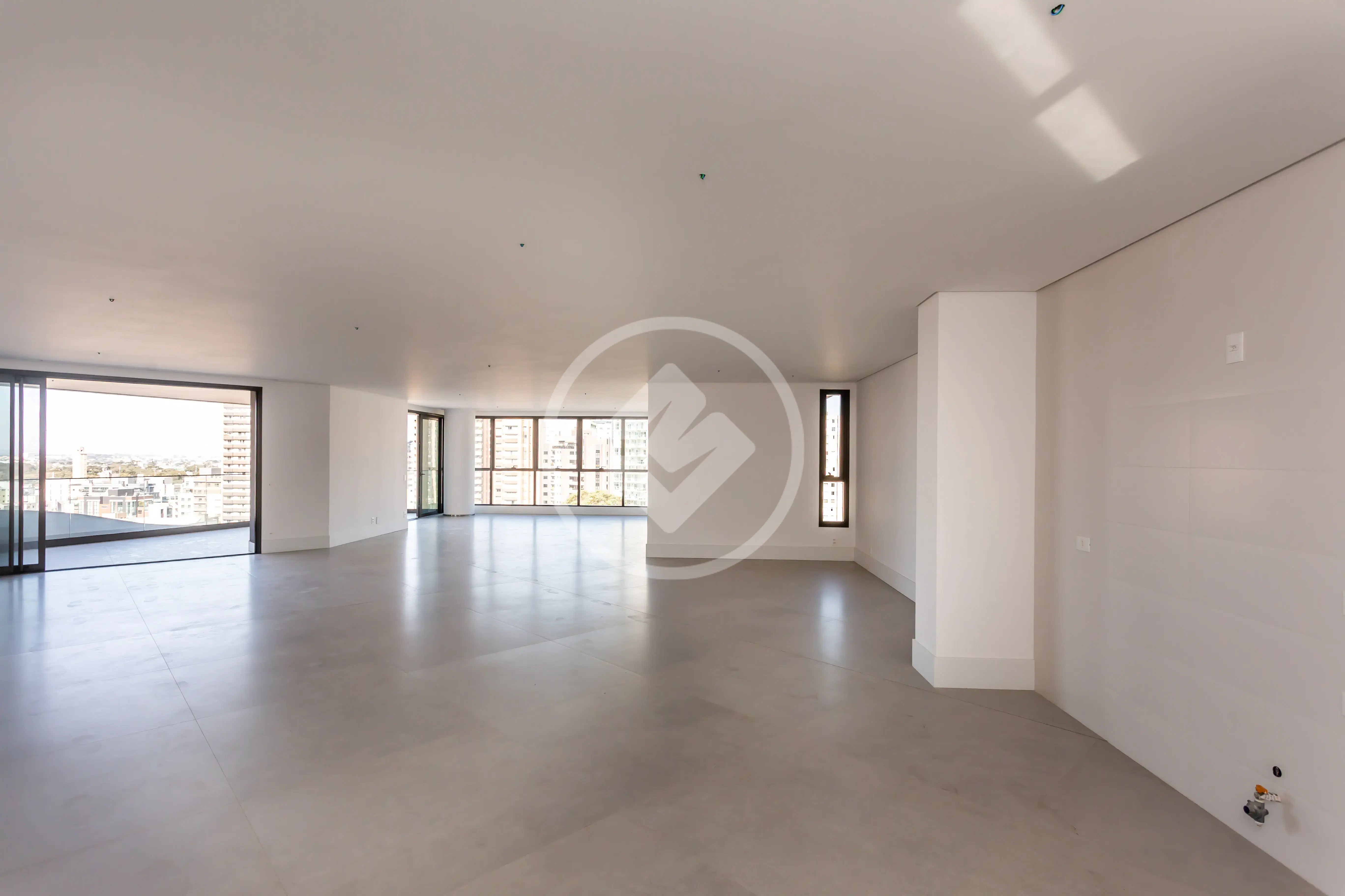 Imagem 1 - Apartamento em Água Verde, Curitiba - PR