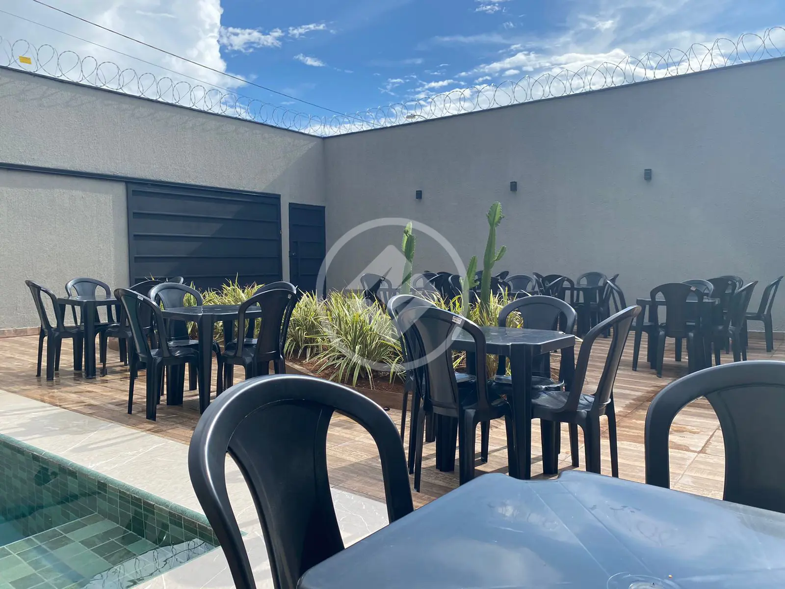 Imagem 2 - Casa Comercial em Residencial Santa Efigênia, Goiânia - GO