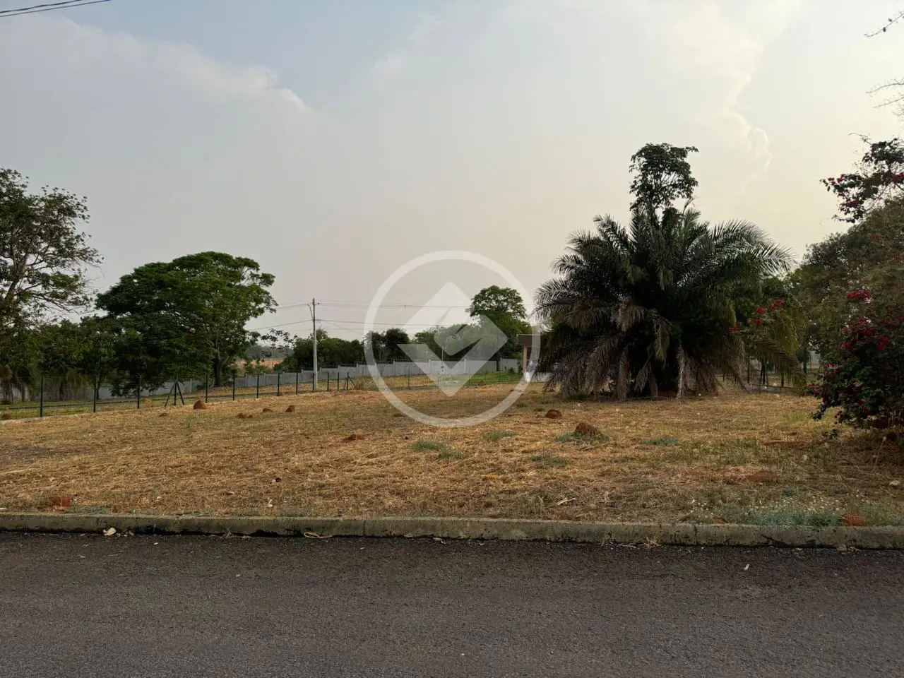 Imagem 1 - Terreno Condomínio em Setor Central, Guapó - GO
