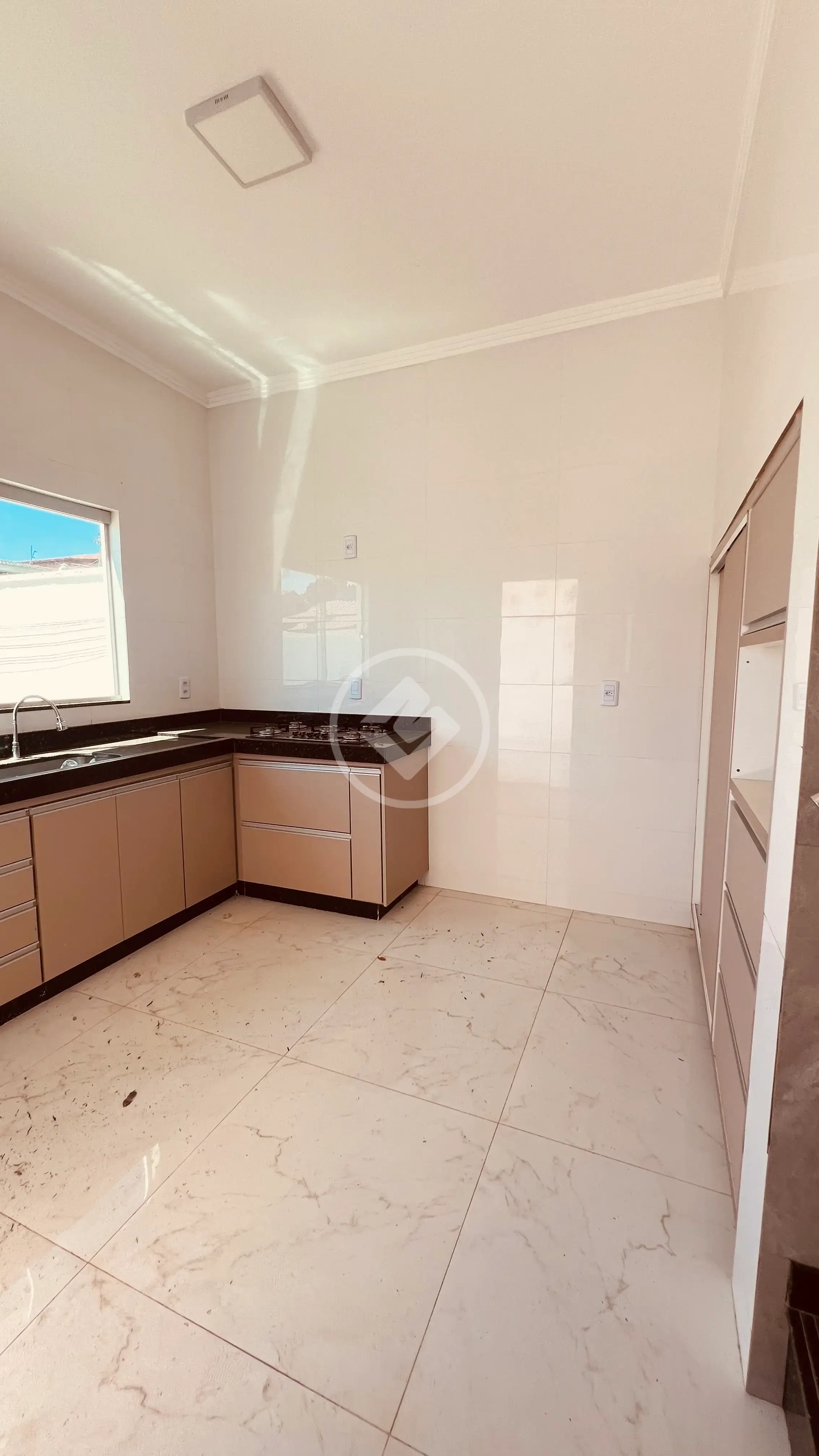 Image 2 - Casa em Loteamento Alphaville Residencial, Goiânia - GO